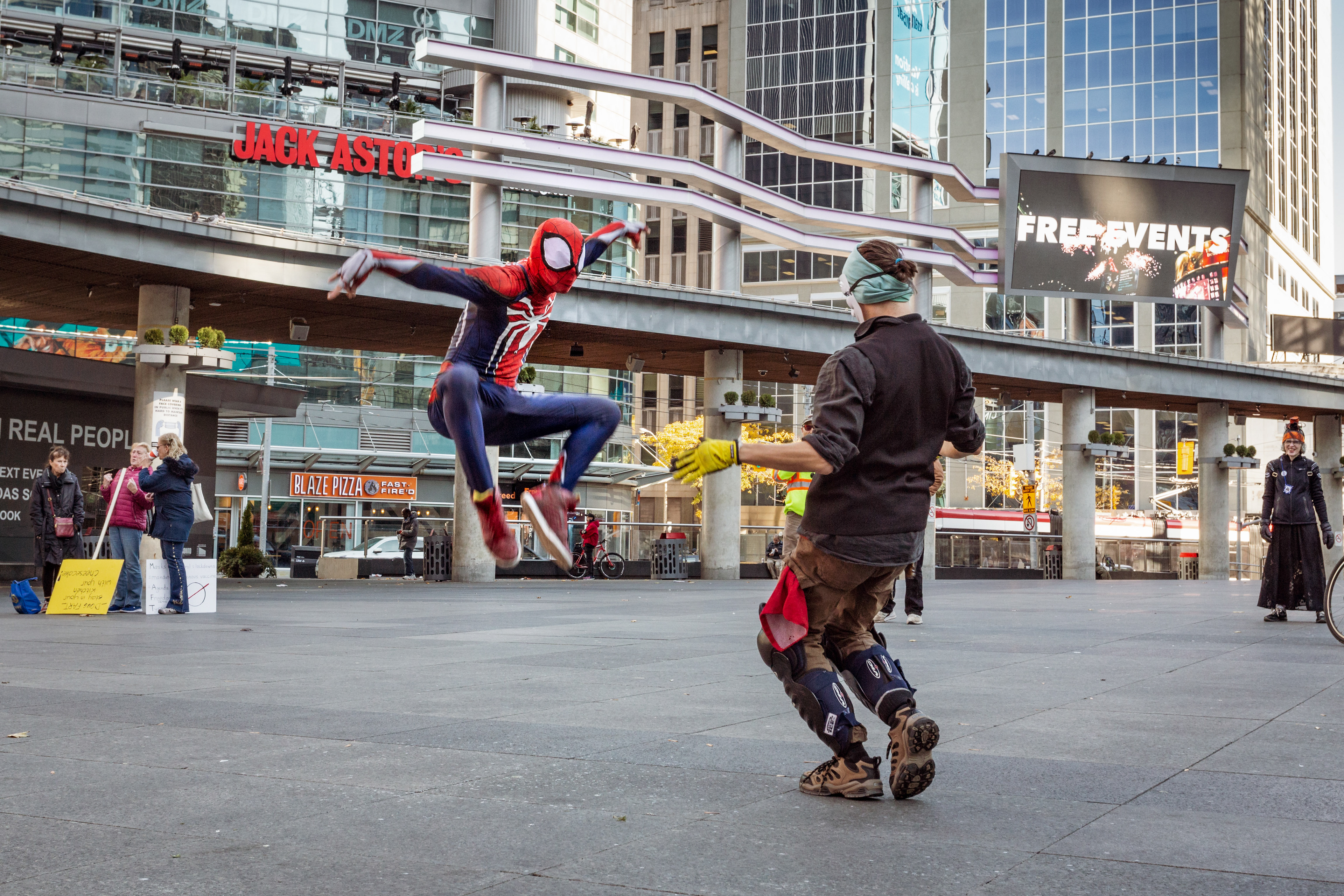 Spiderman v Anti-Masker