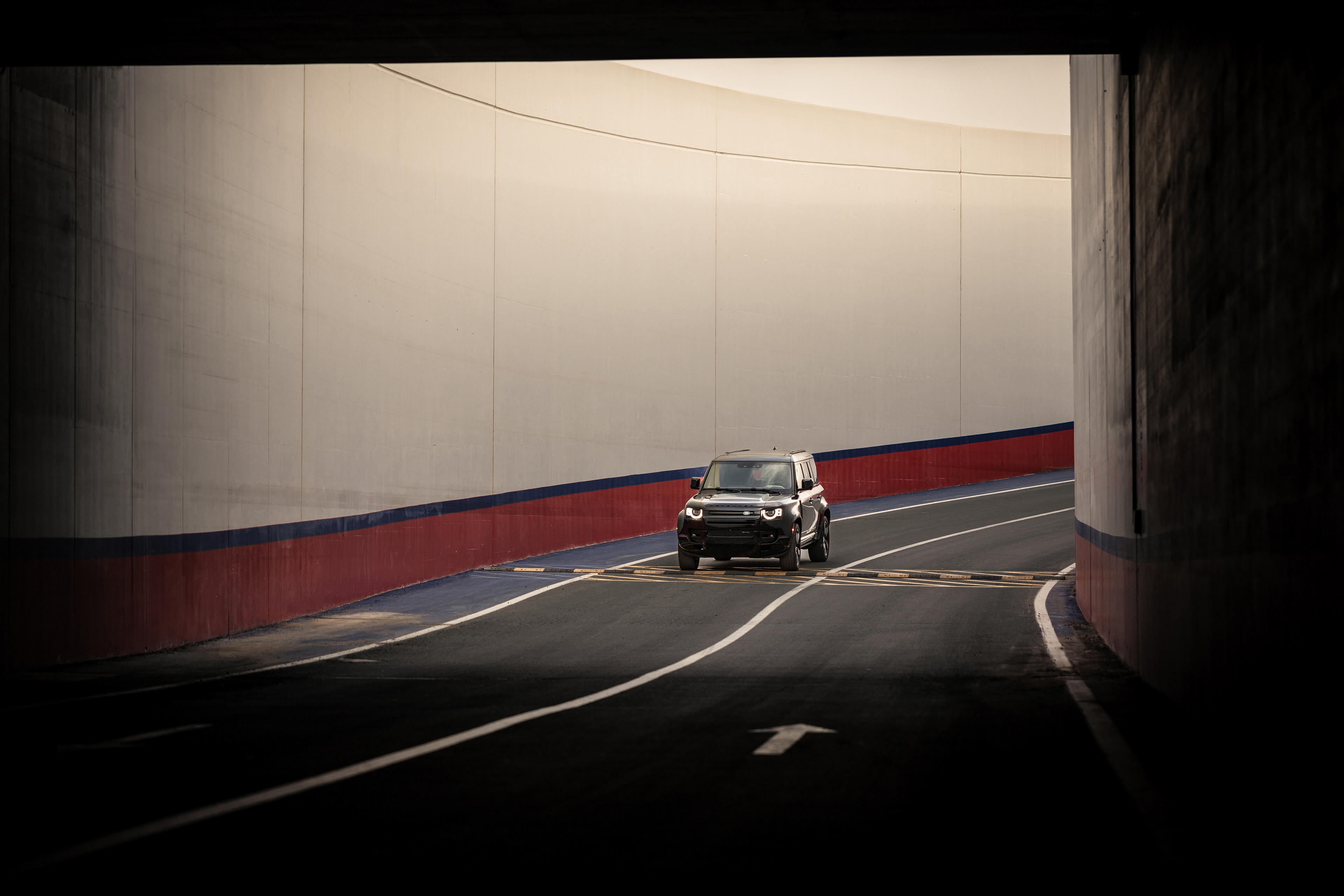 2024 LAND ROVER DEFENDER MOCKUP CAMPAIGN 