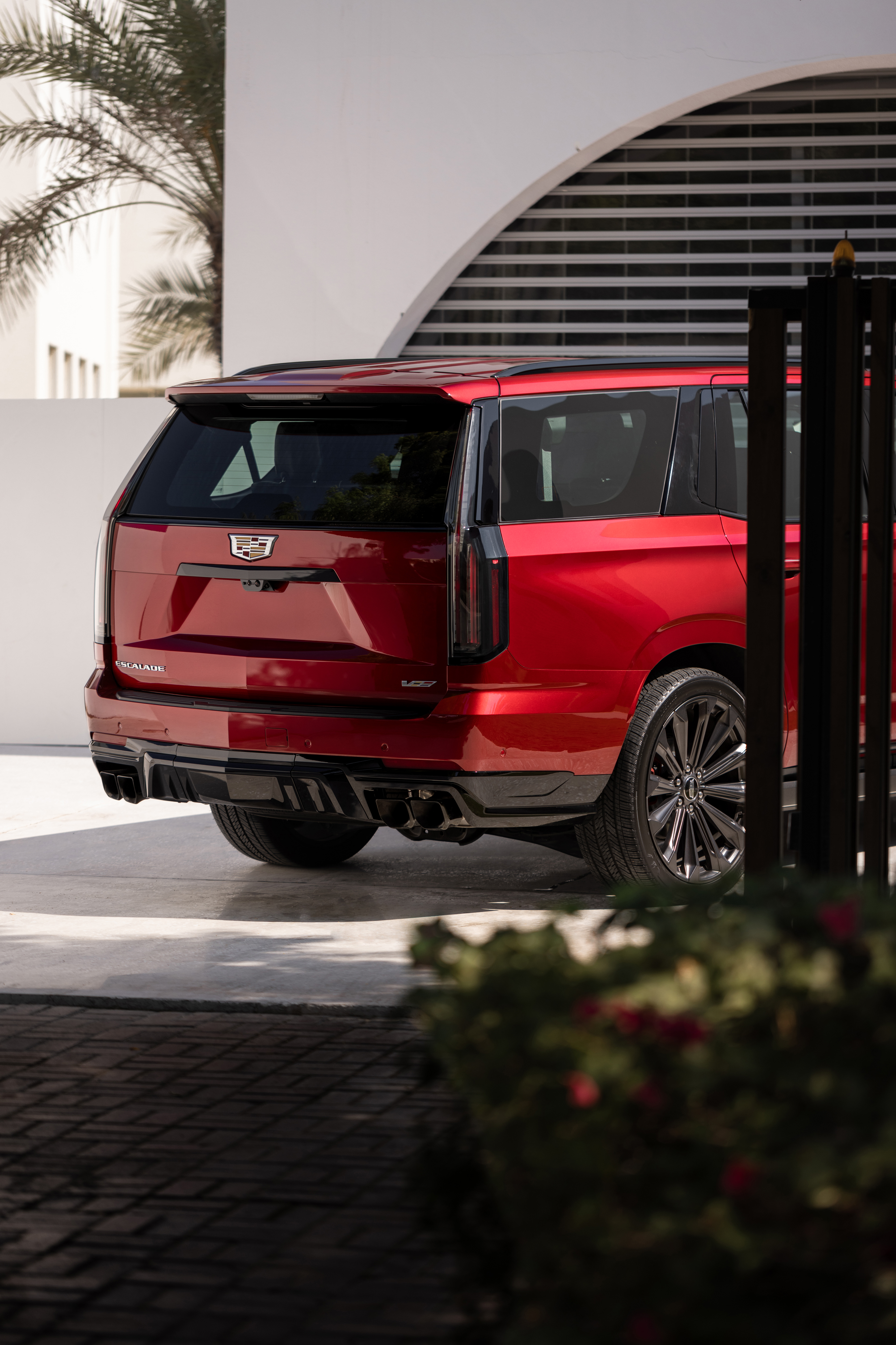 2025 Cadillac Escalade v campaign
