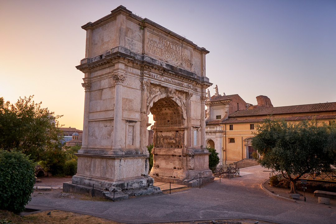 Triumphal Arch in rome 2018