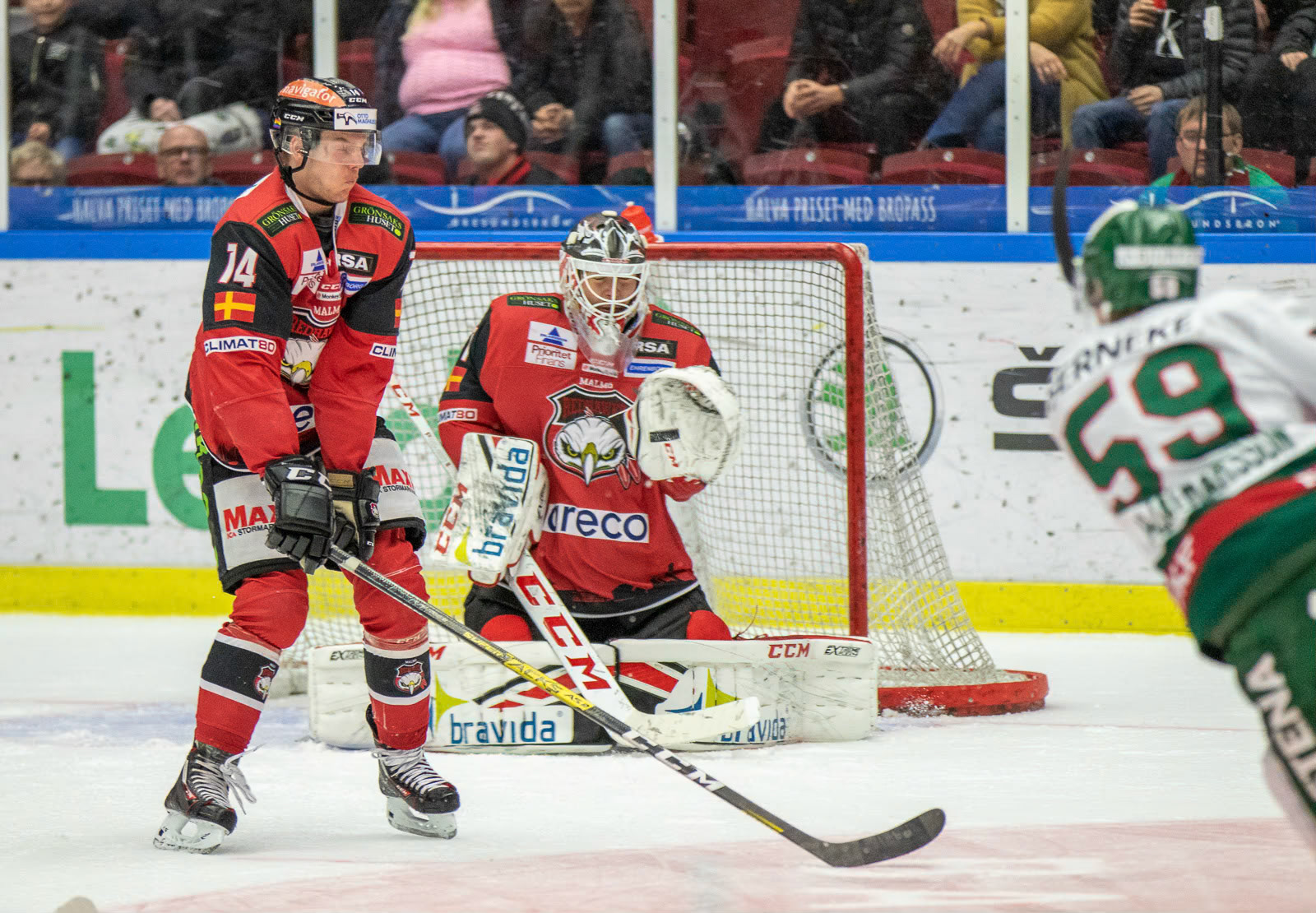 2020-03-10 | Malmö, Sverige: Malmö Redhawks (69) Oscar Alsenfelt under SHLmatchen mellan Malmö Redhawks och Frölunda HC i Malmö Arena ( Foto av: Roger Linde | Swe Press Photo )Nyckelord: Malmö Arena, Malmö, Ishockey, SHL, Malmö Redhawks, Frölunda HC, lvk, mf200310