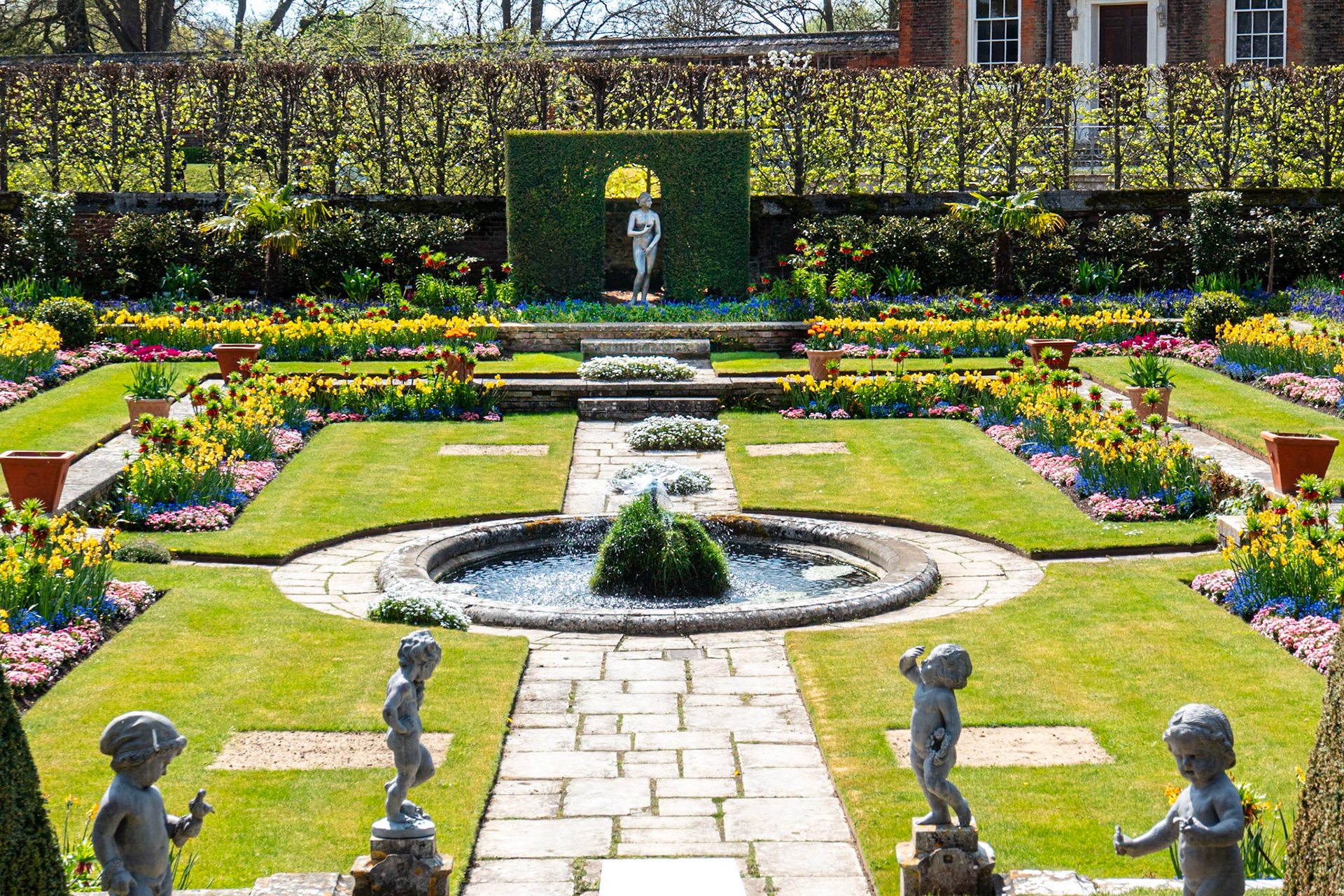 Formal garden at Hampton Court Palace