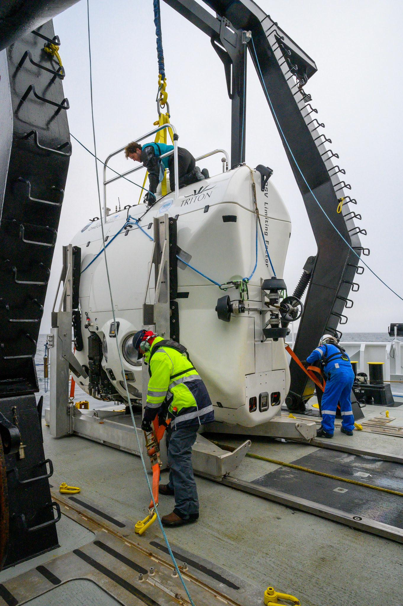 DSV Limiting Factor Dive Preparation