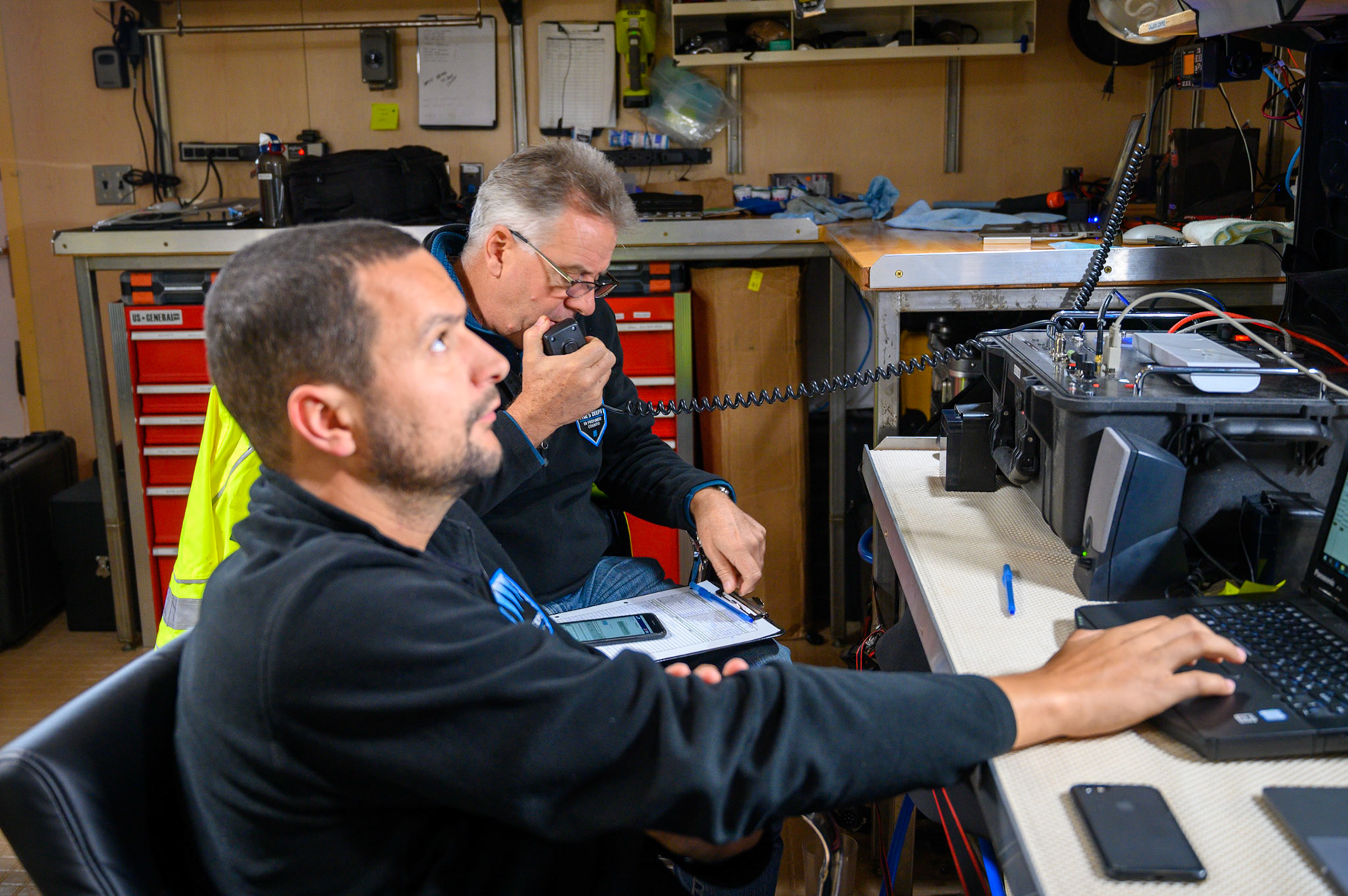 Lahey, Blades monitor DSV Limiting Factor dive 3