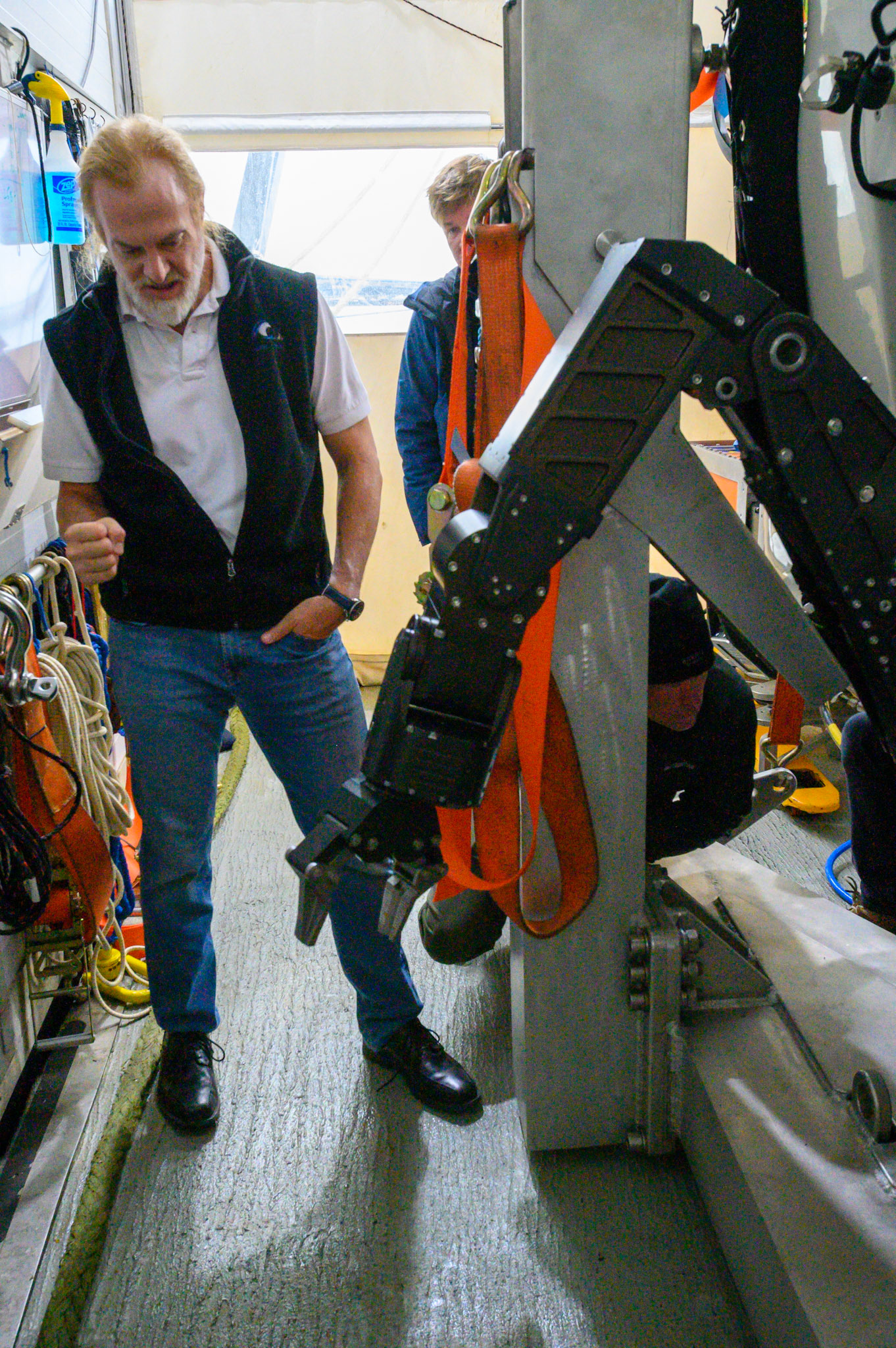 DSSV Limiting Factor pre-dive check