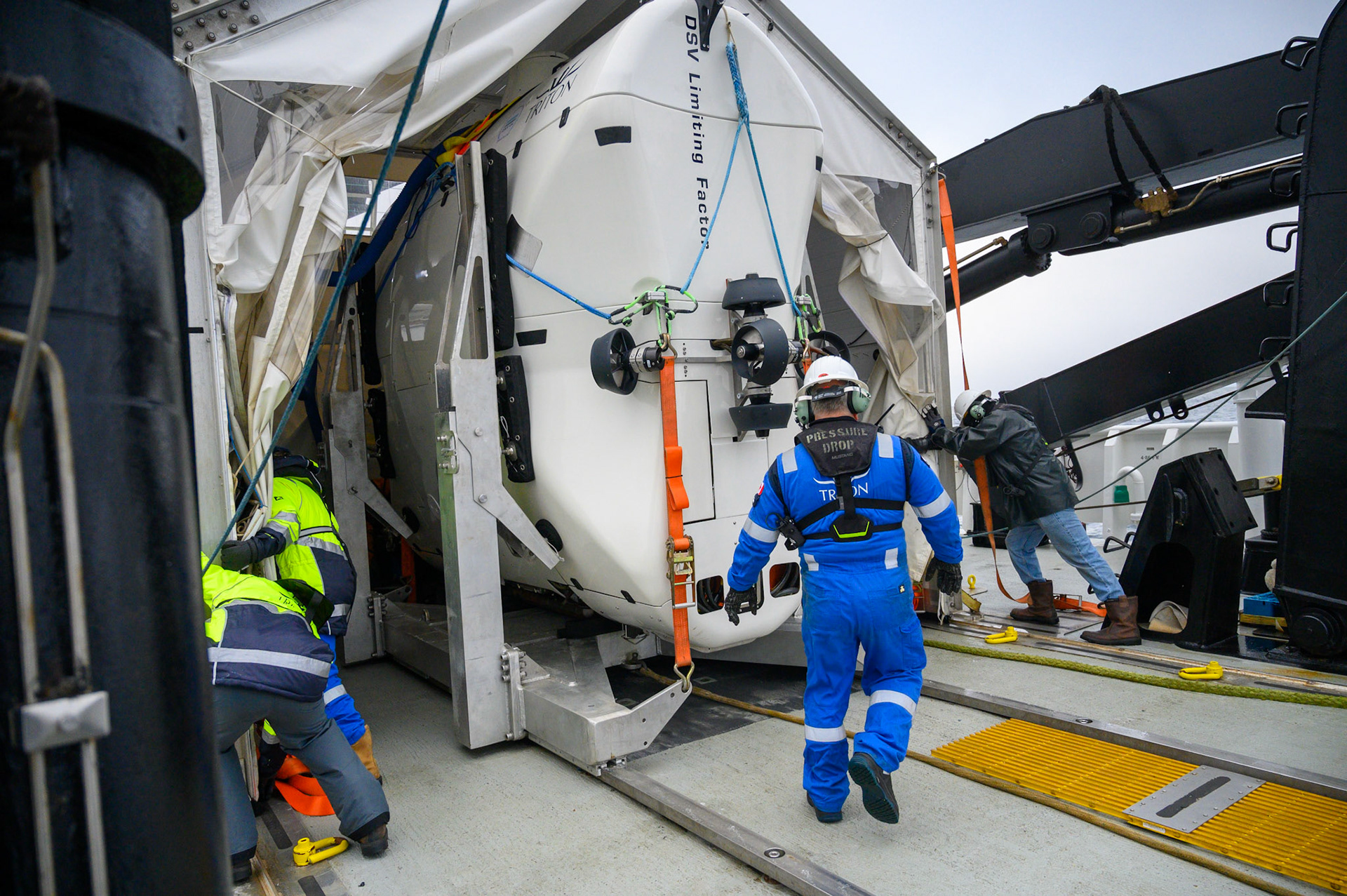 DSV Limiting Factor Dive Preparation