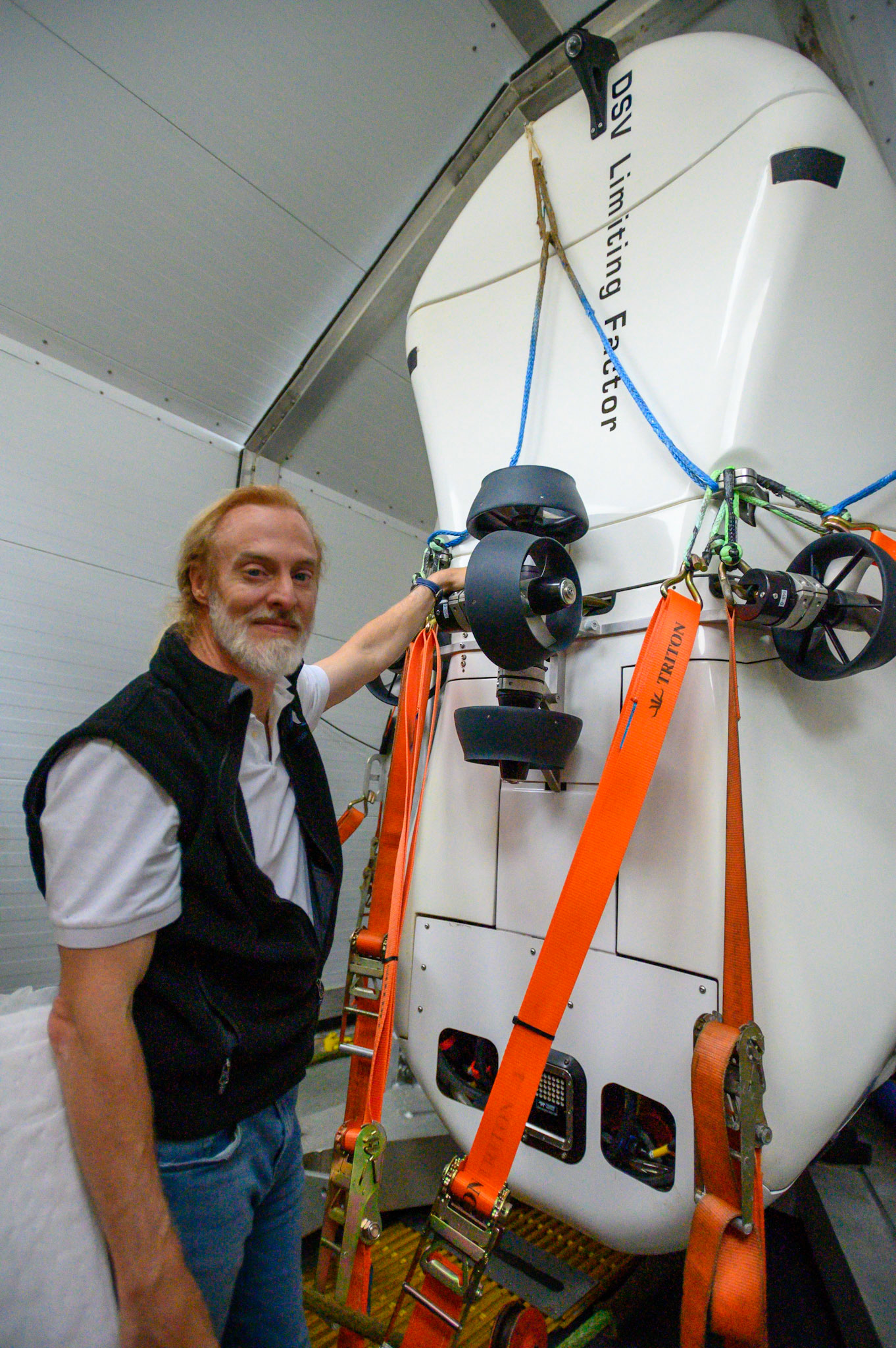 DSSV Limiting Factor pre-dive check