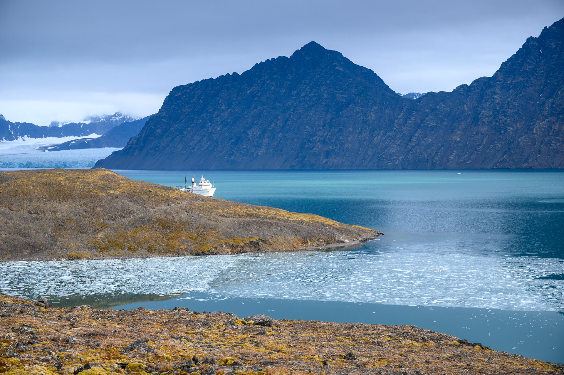 Signehamna Bay, Lilliehöökfjorden, Spitsbergen Island