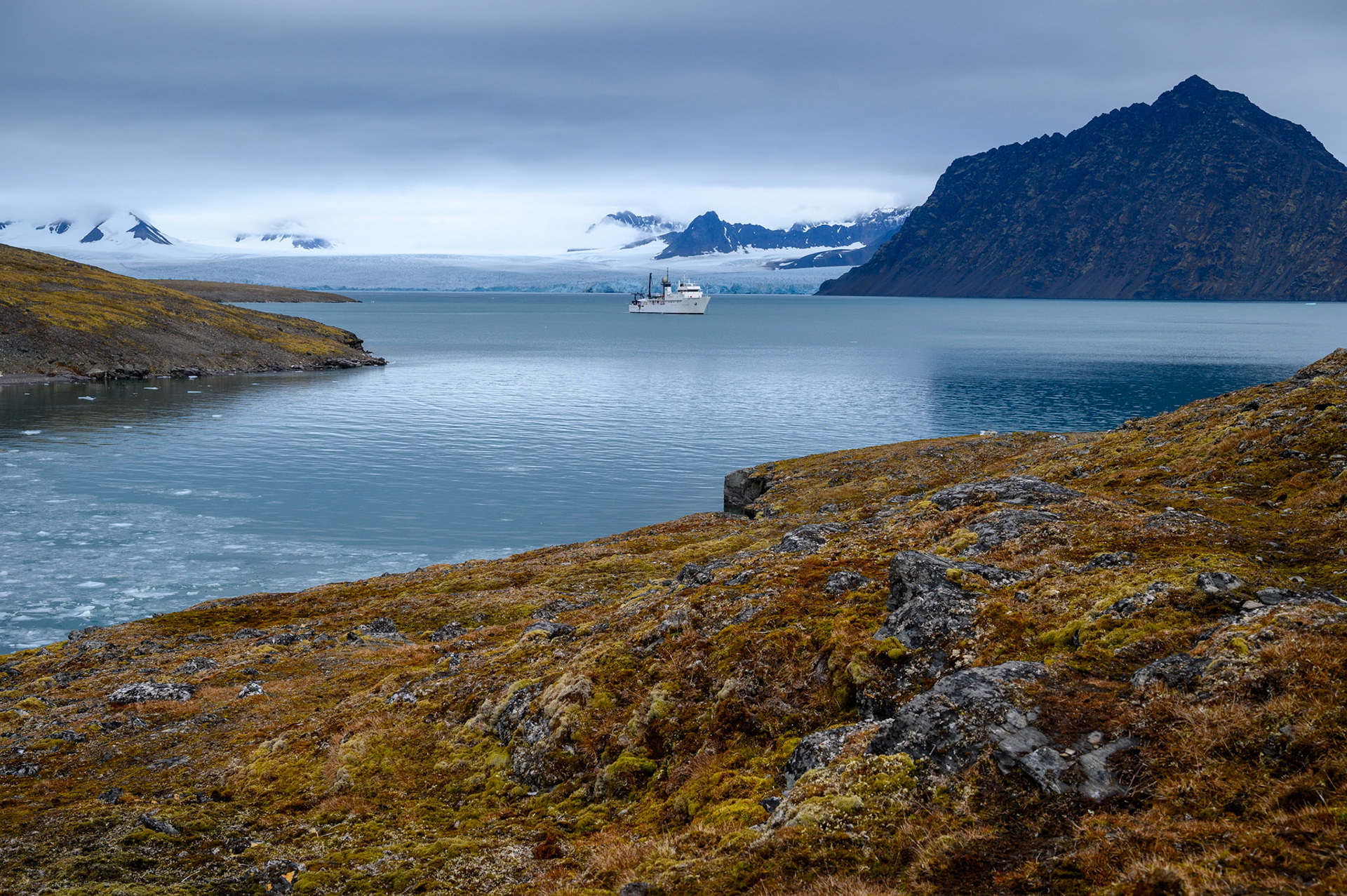 Signehamna Bay, Lilliehöökfjorden, Spitsbergen Island