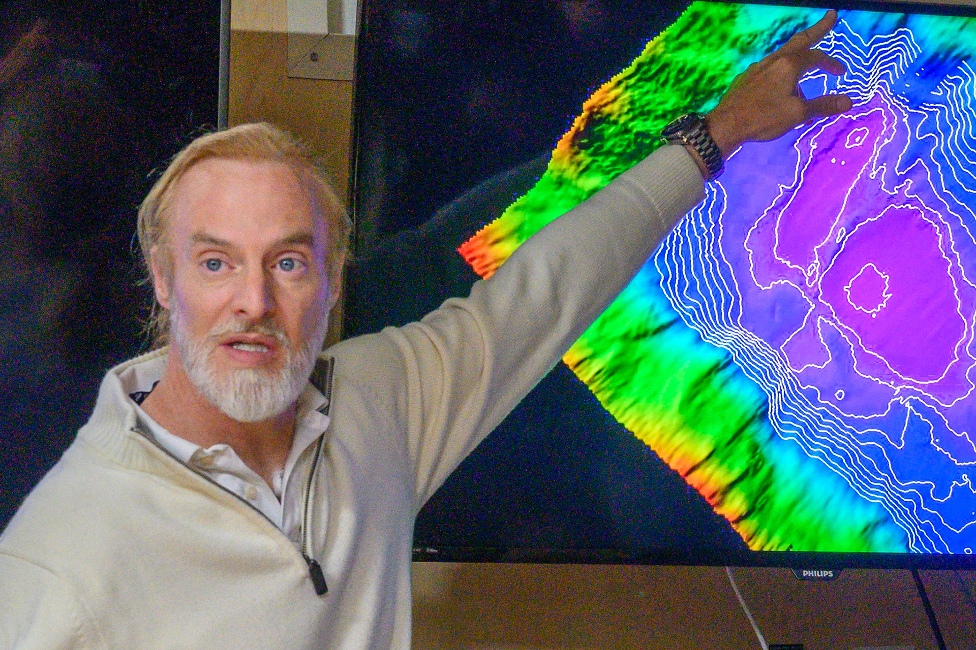 Vescovo points to deepest point of Molloy Deep