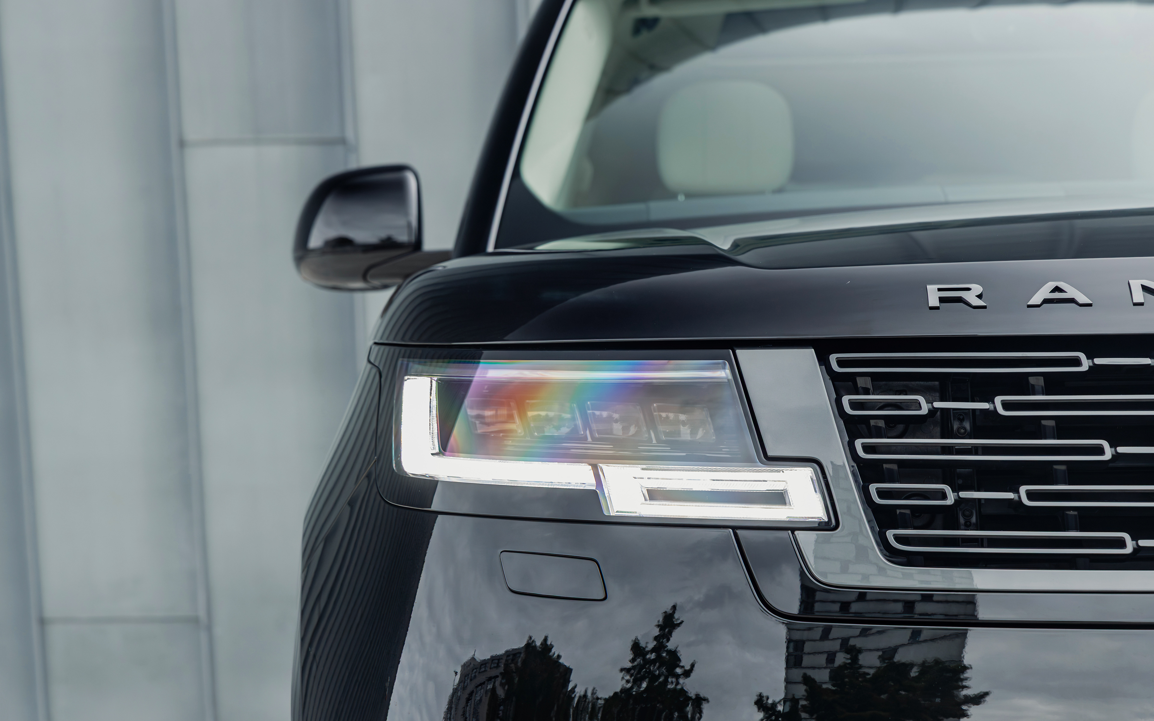 Range Rover P460E Captured by LESWESSLE