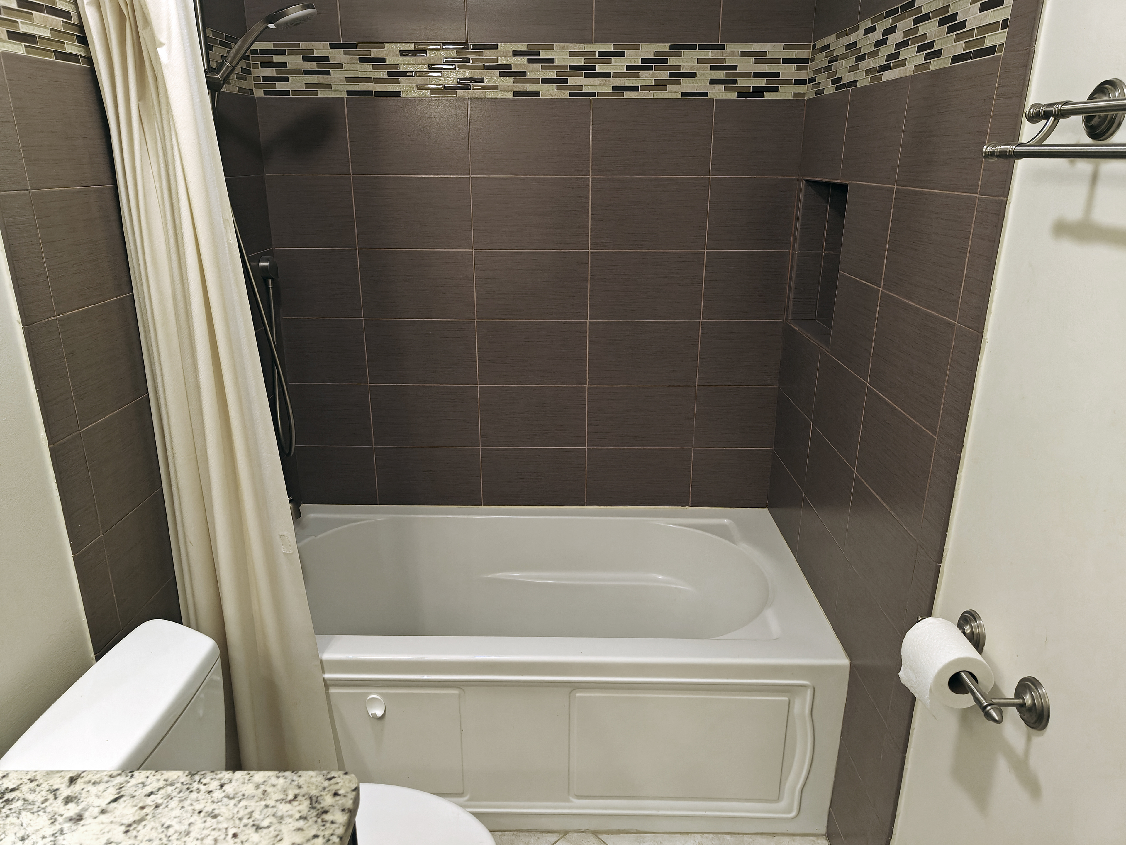 2nd Bathroom - Bath