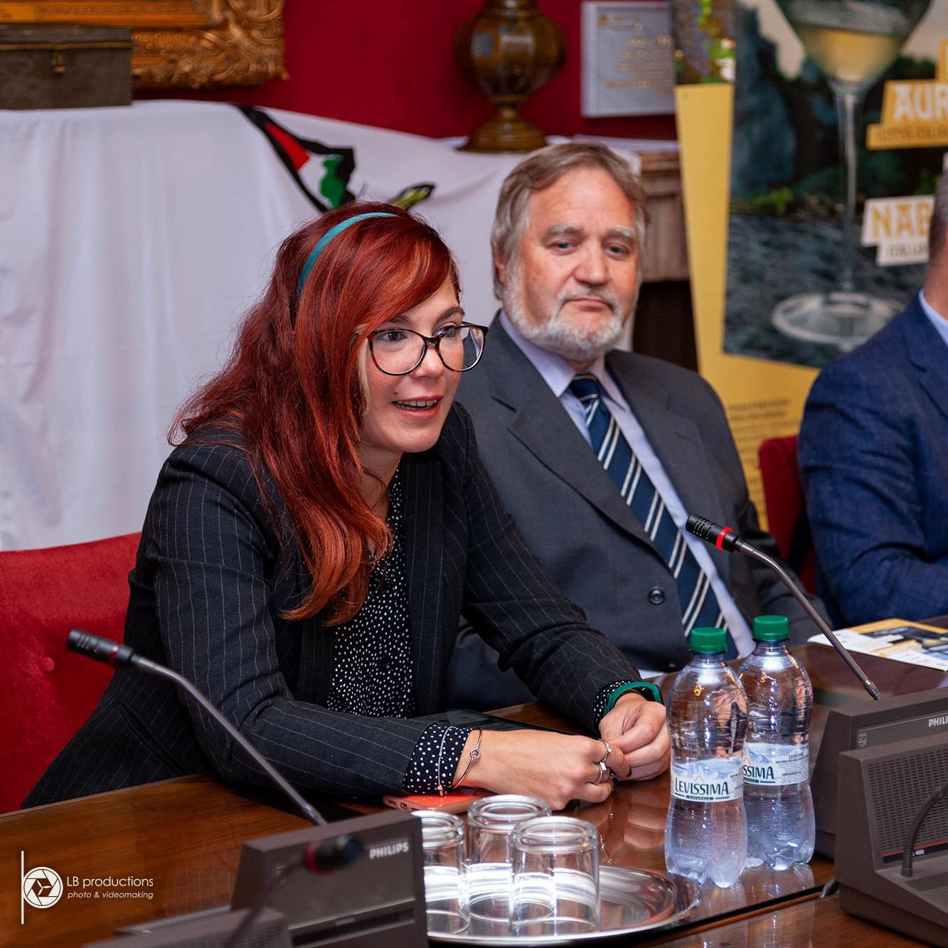 Conferenza stampa camminata tra gli ulivi
