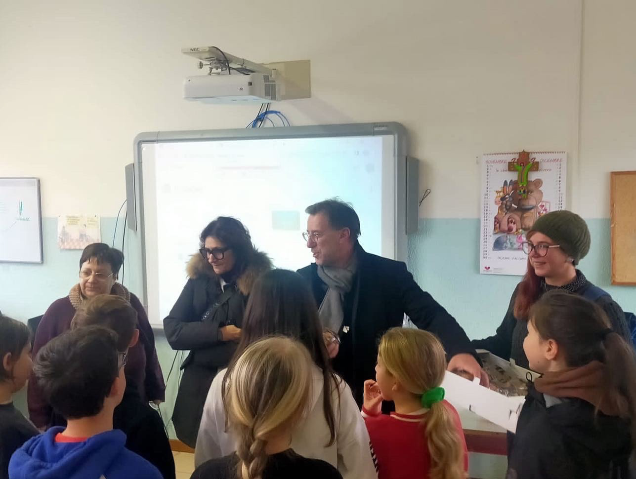 Augurio di buone feste alle scuole