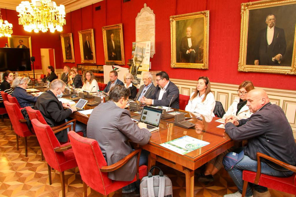 Conferenza stampa camminata tra gli ulivi