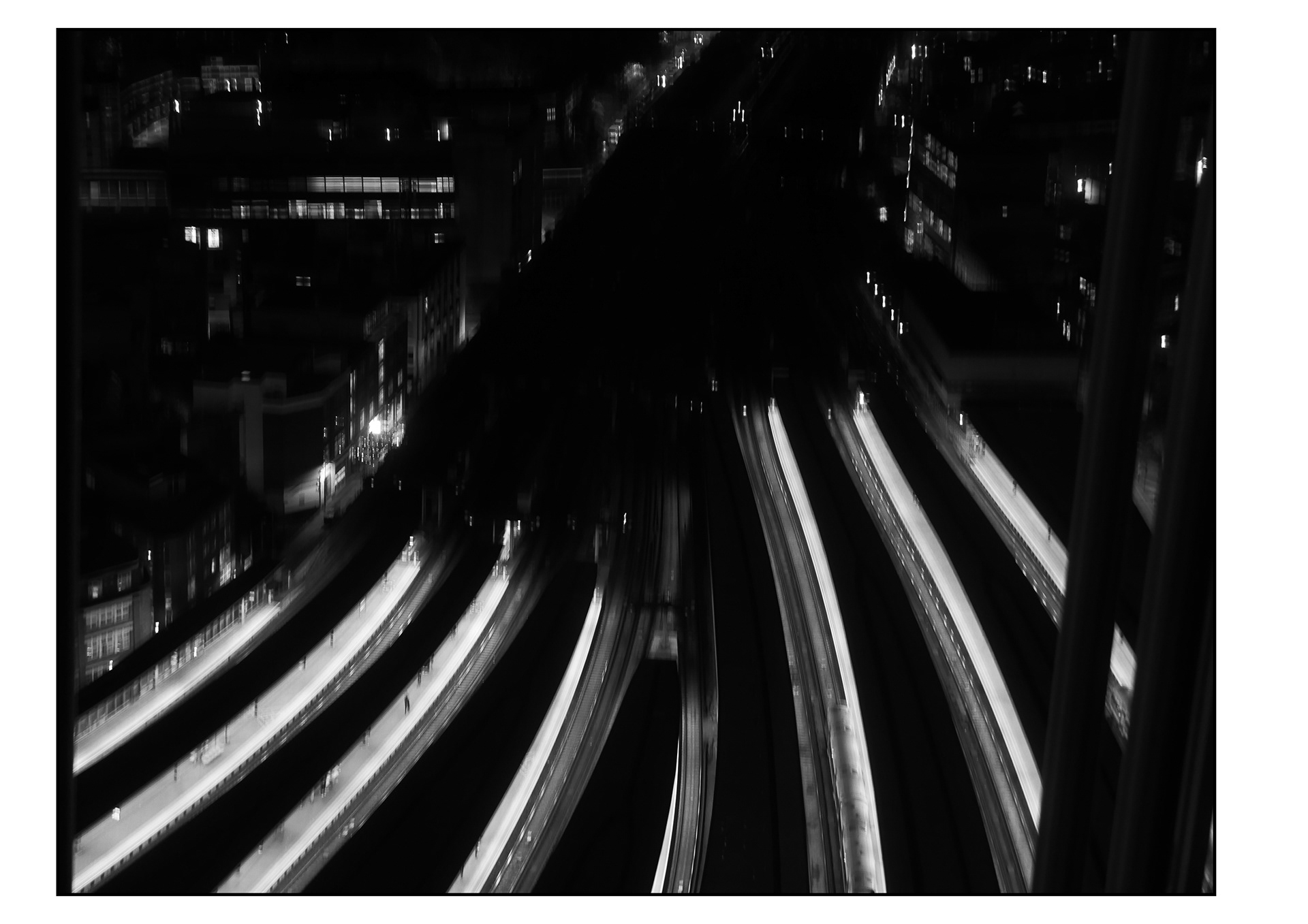 London / Leica D Lux 8