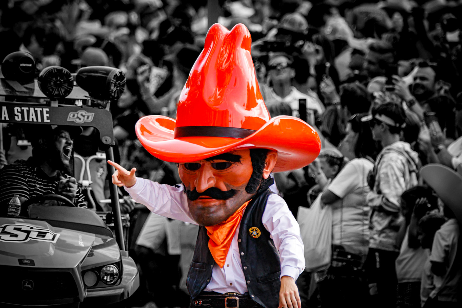 Pistol Pete at The Walk prior to the 2022 Arizona State game