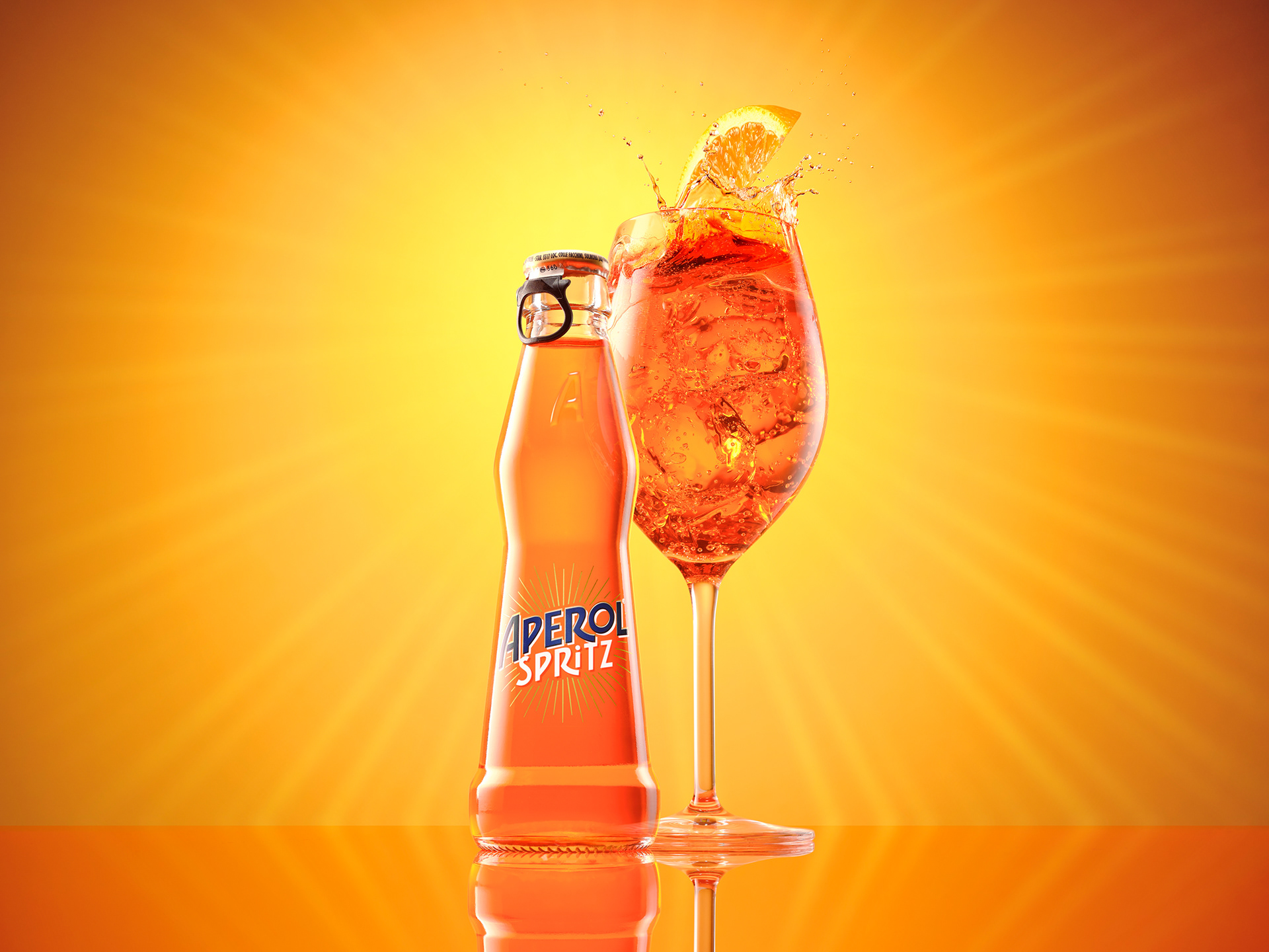 Aperol Spritz splash 