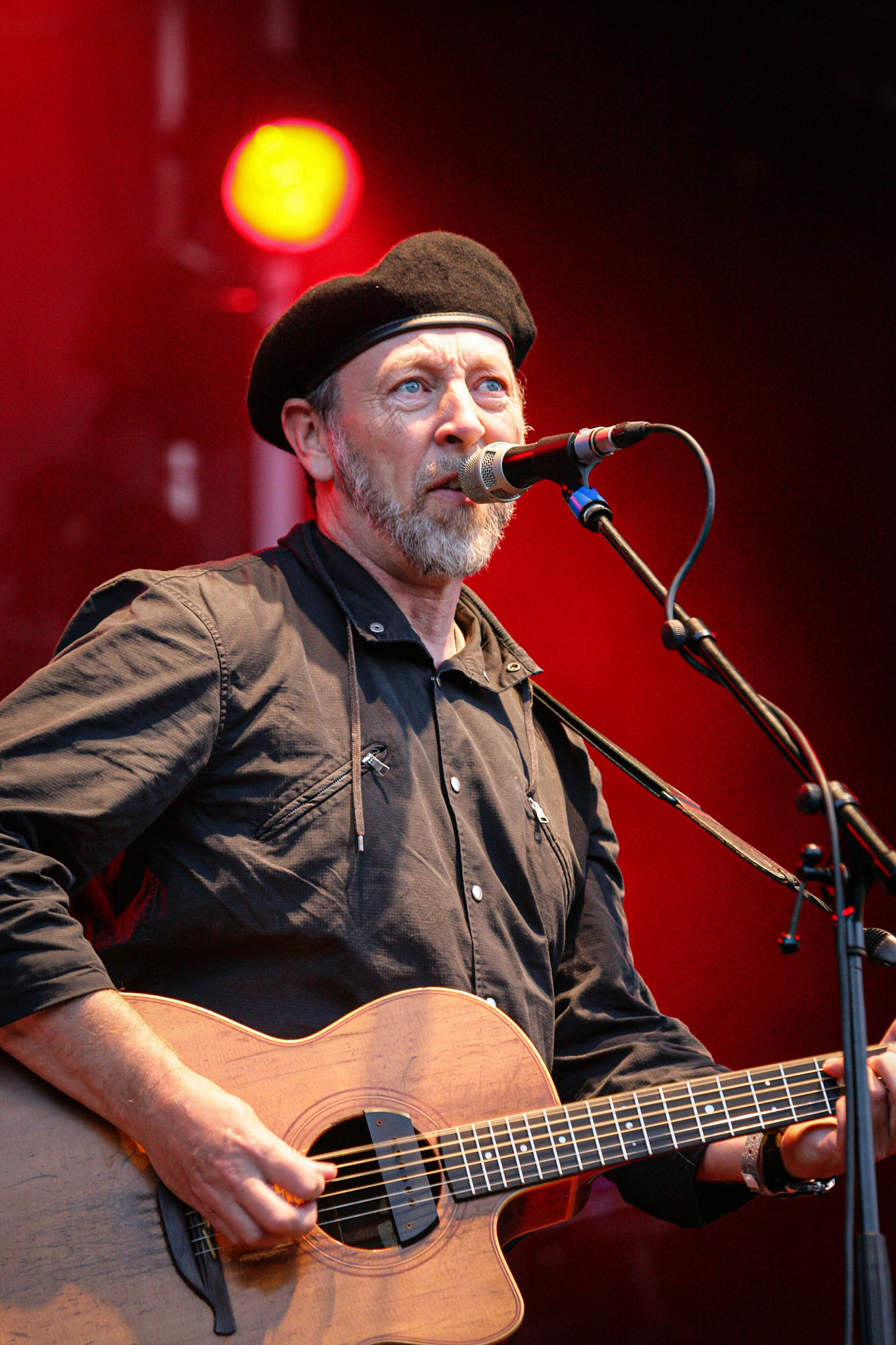 Richard Thompson @ Cropredy 2005 ©McNairnPhotography