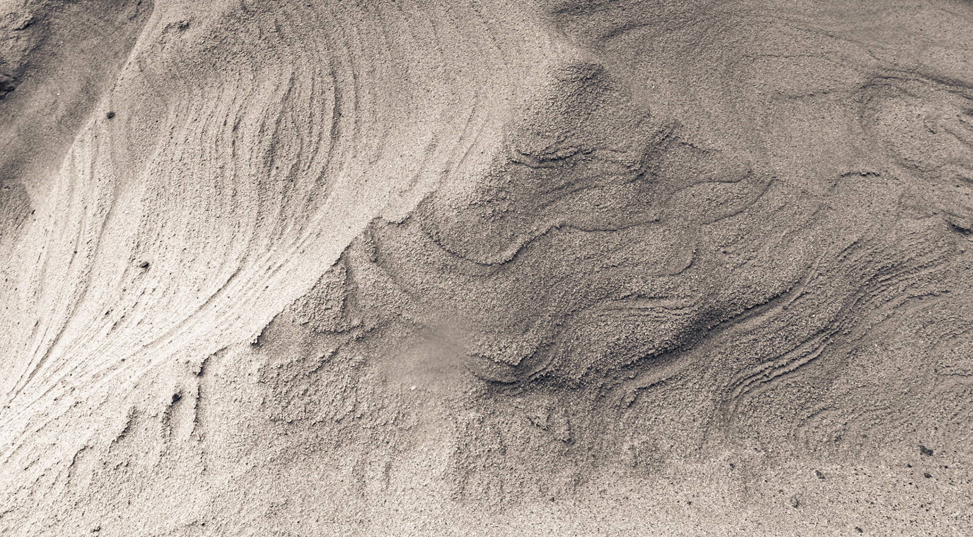 Namib desert wind sculpture ©McNairnPhotography