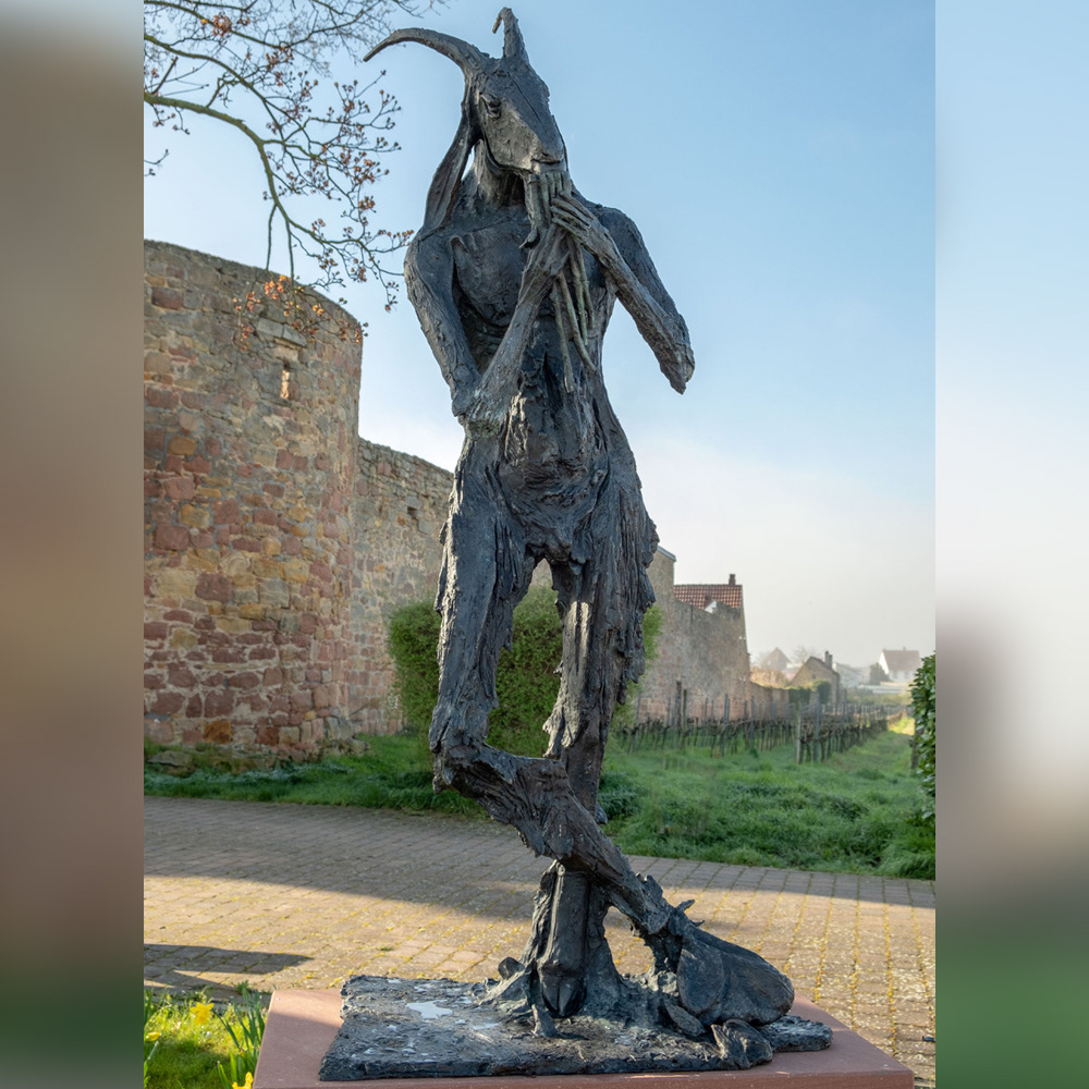 Pan mit Weinschlauch