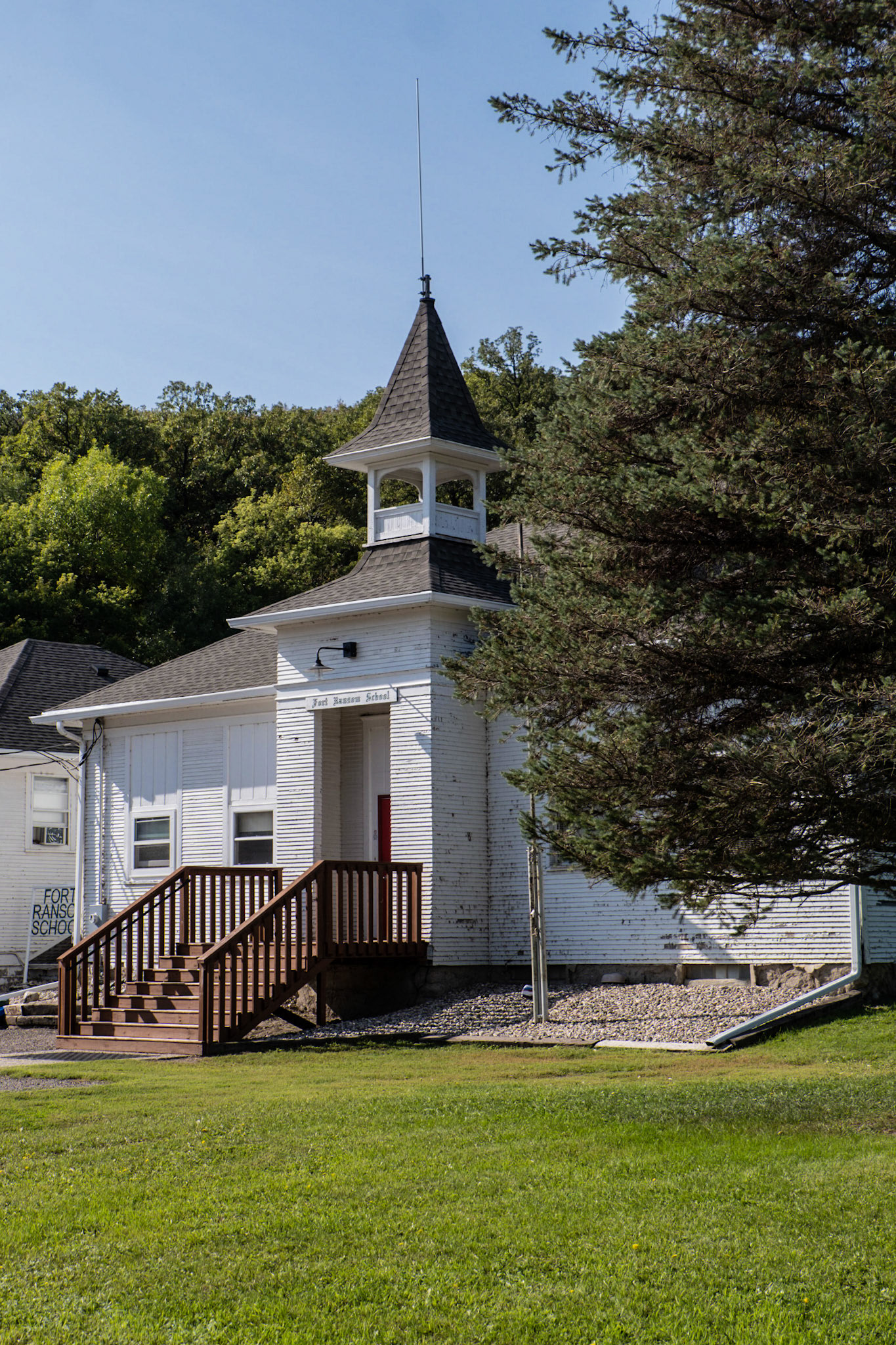 Fort Ransom School