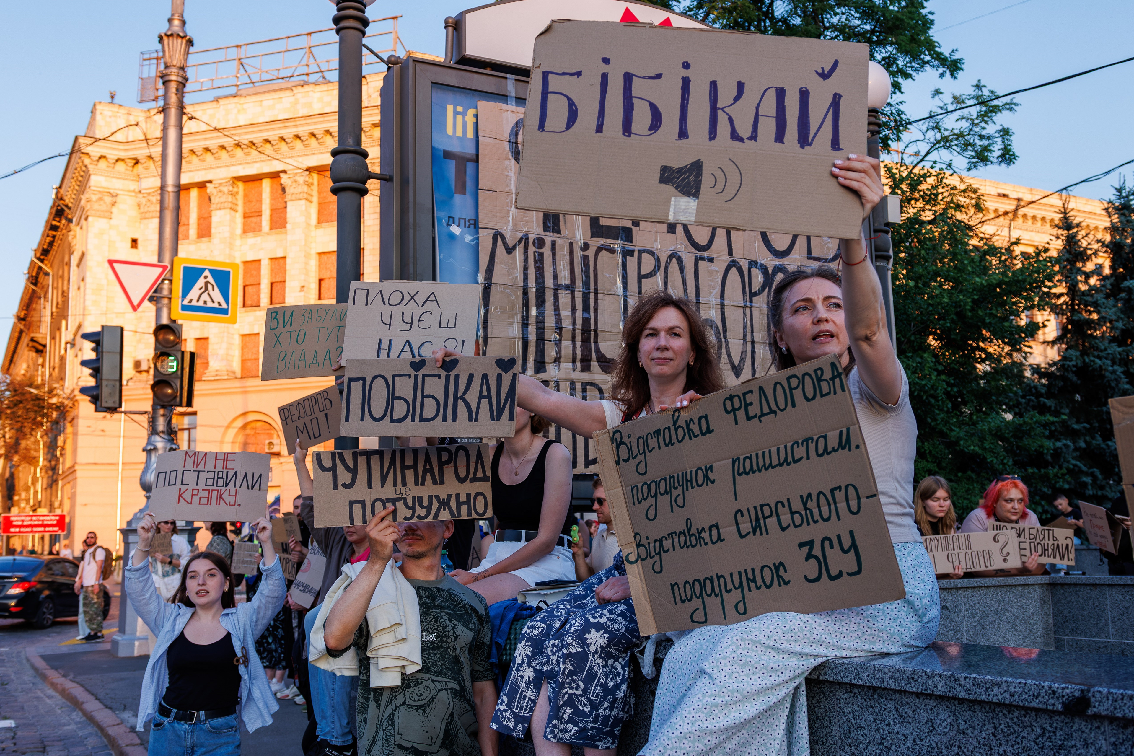 “WE HAVEN’T PUT A FULL STOP TO IT.”; “HAVE YOU FORGOTTEN WHO’S IN CHARGE HERE?”; “FEDOROV = MoD!”; “CAN’T HEAR US VERY WEL?”; “GIVE US A HONK”; “LISTENING TO THE PEOPLE — NOW THAT’S POWERFUL”; “HONK!”; “FEDOROV’S dismissal is a gift to the russists. SYRSKYY’S dismissal would be a gift to the AFU” 