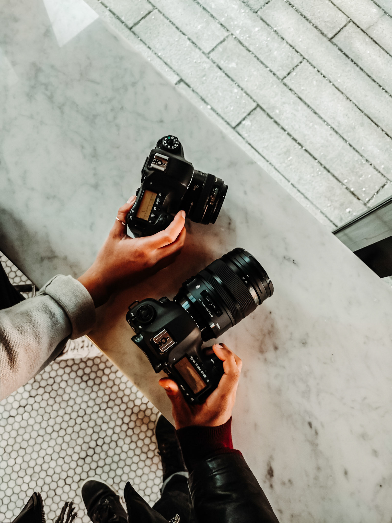 FLASH=Off;MOMENT_LENS=NO LENS