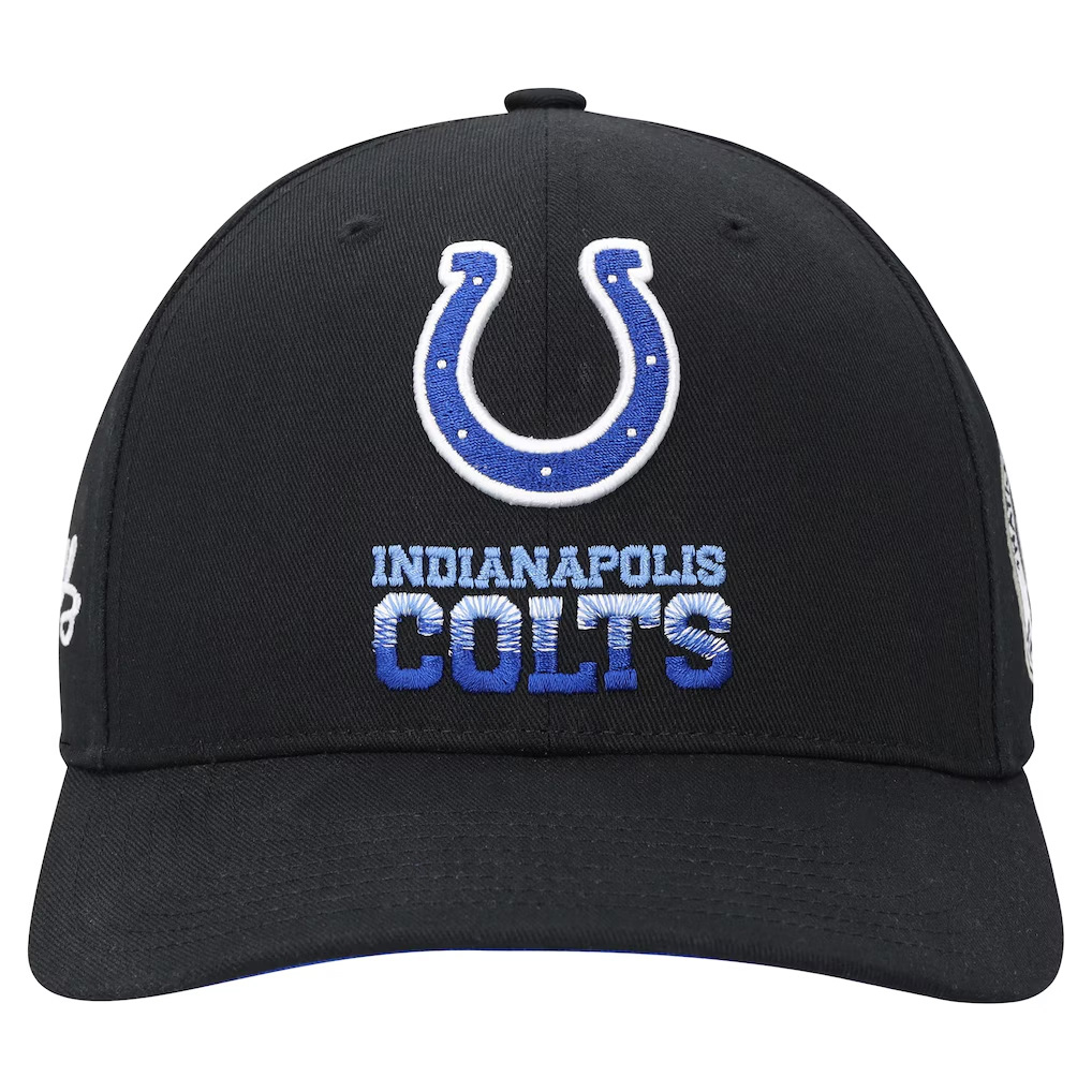 Mitchell & Ness x Colts x Classic Red Cap Front 2