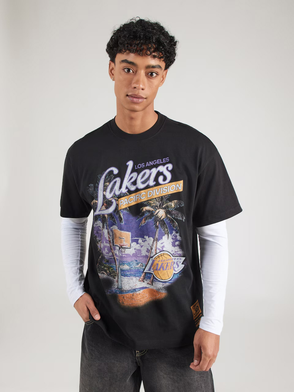 Mitchell & Ness Paradiso Los Angeles Lakers Tee on Model