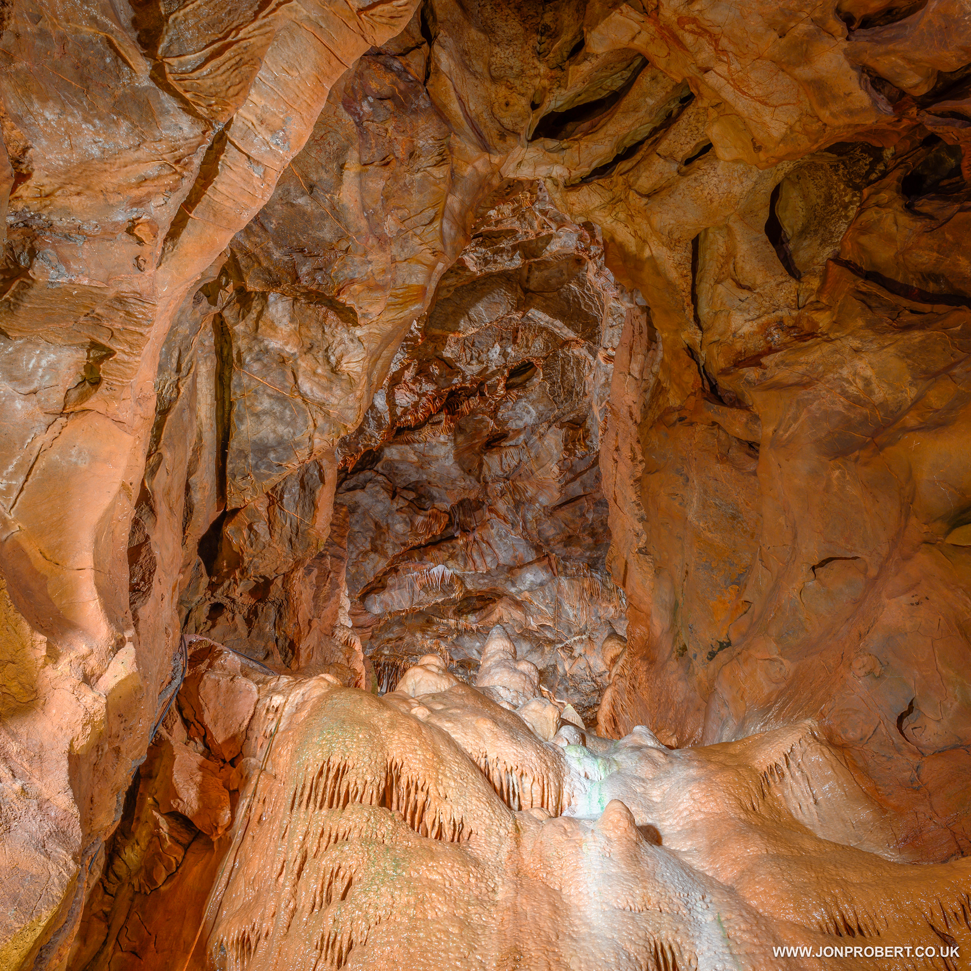 Diamond chamber