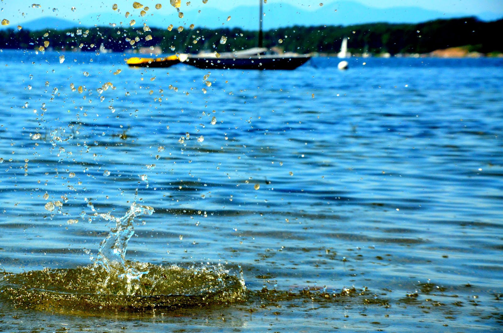 "Splash," 2016, digital photography, 1200x795px.