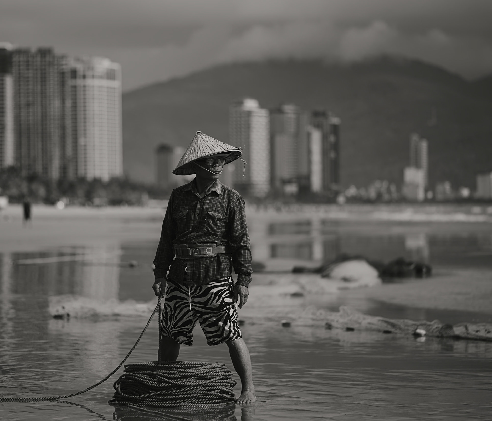 Fisherman on Mỹ An Beach, Đà Nẵng, Oct. 2025