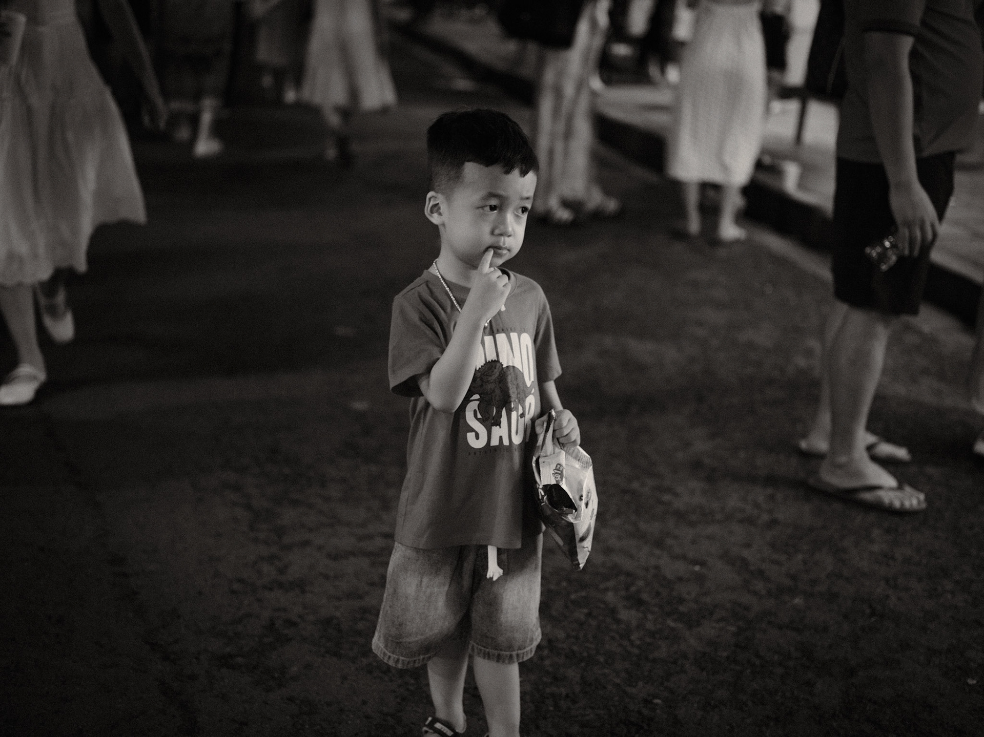 Part of the VN25 black-and-white series. All rights reserved.