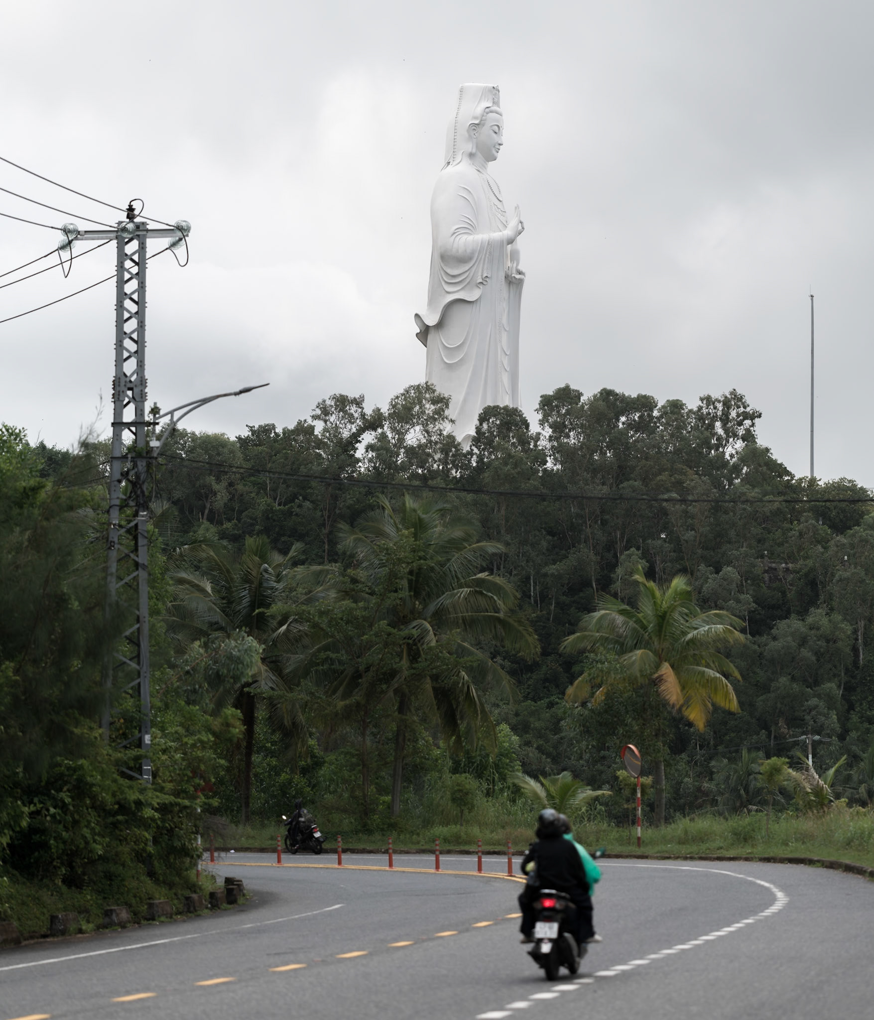 Road to Lady Buddha, Sơn Trà Da Nang, Oct. 2025