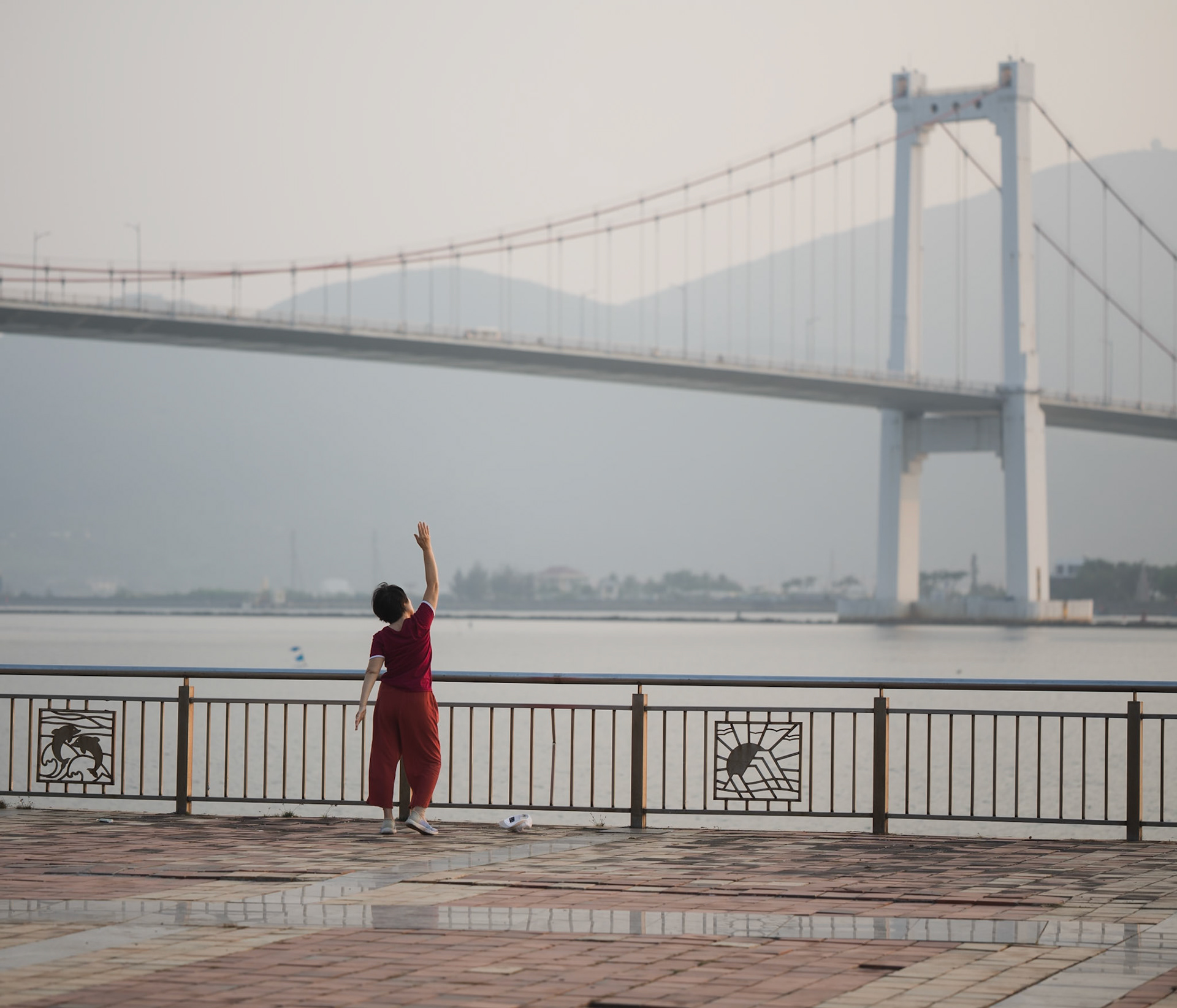 Morning Exercise by the Hàn River, Thuận Phước Bridge, Đà Nẵng, April 2026