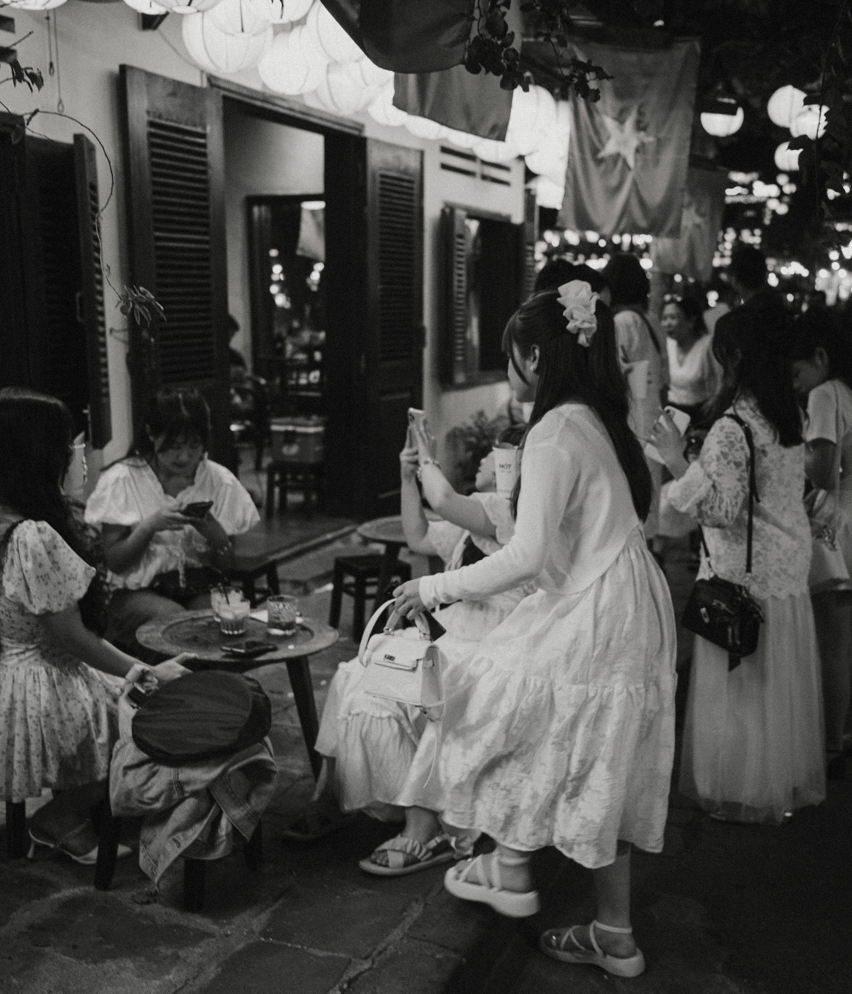 Part of the VN25 black-and-white series. All rights reserved.