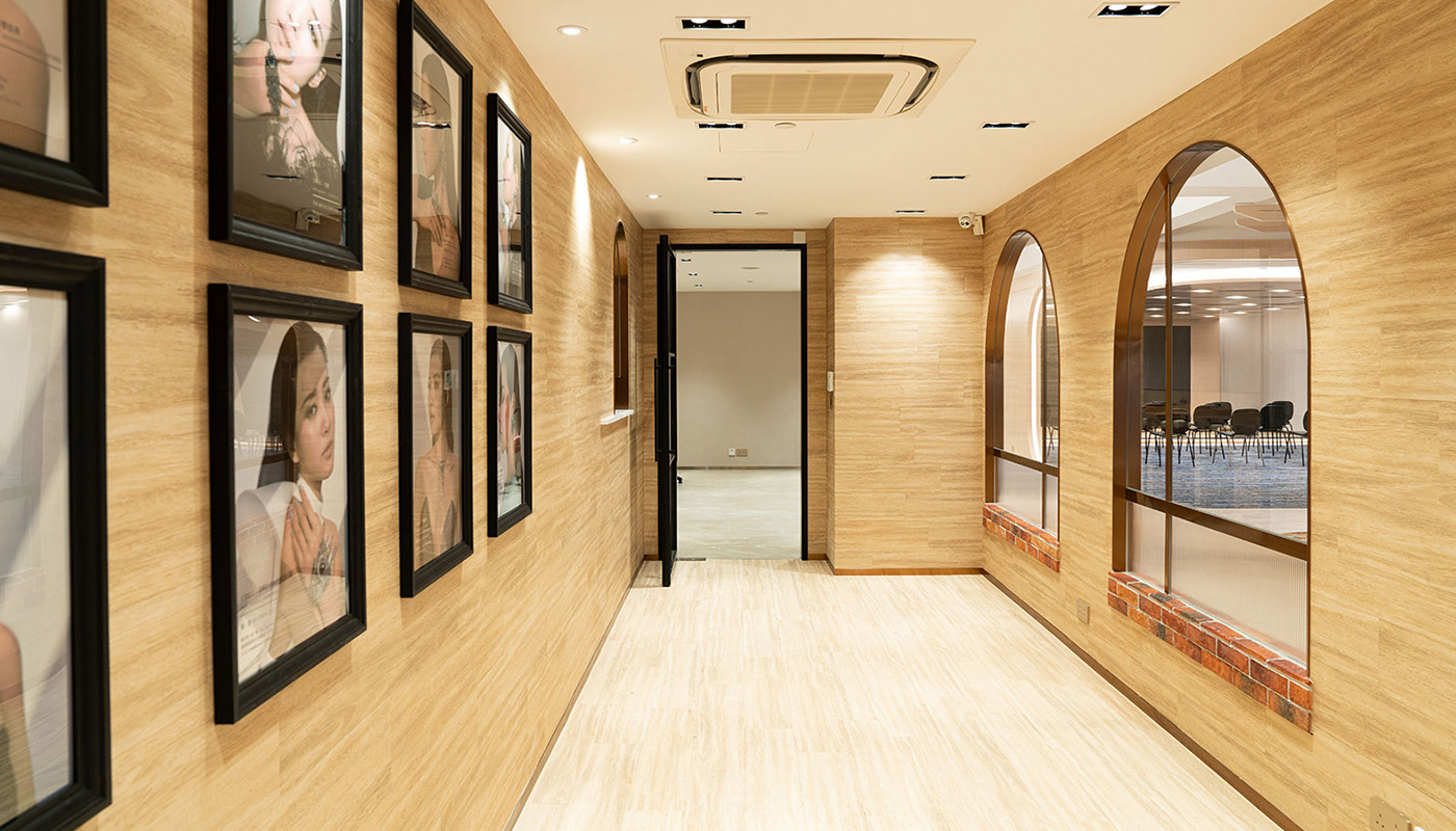 J-hub interior