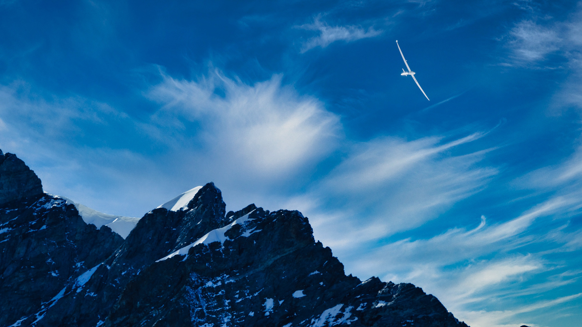Soaring over the Jungfrau