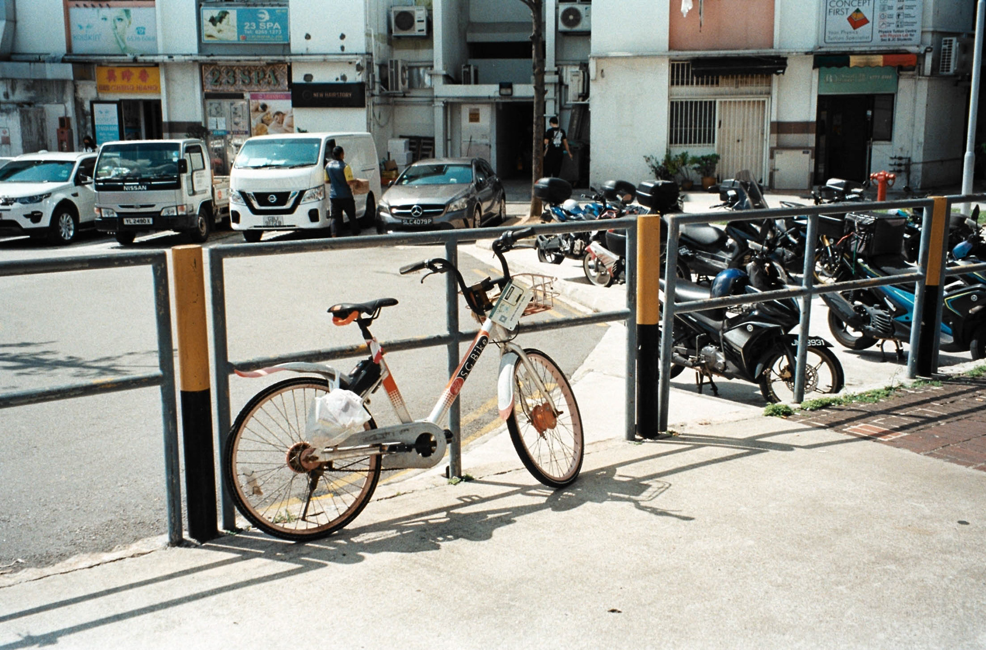 Rare sight of a mobike in 2021