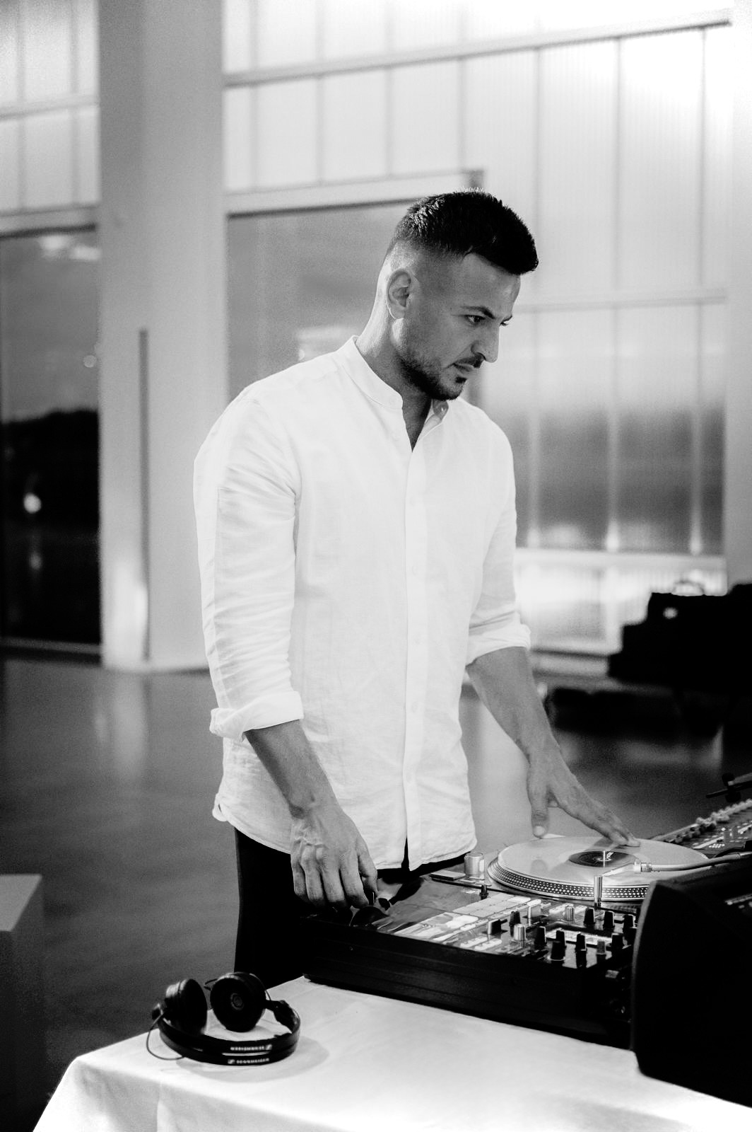 Tuneruno — Live DJ Set