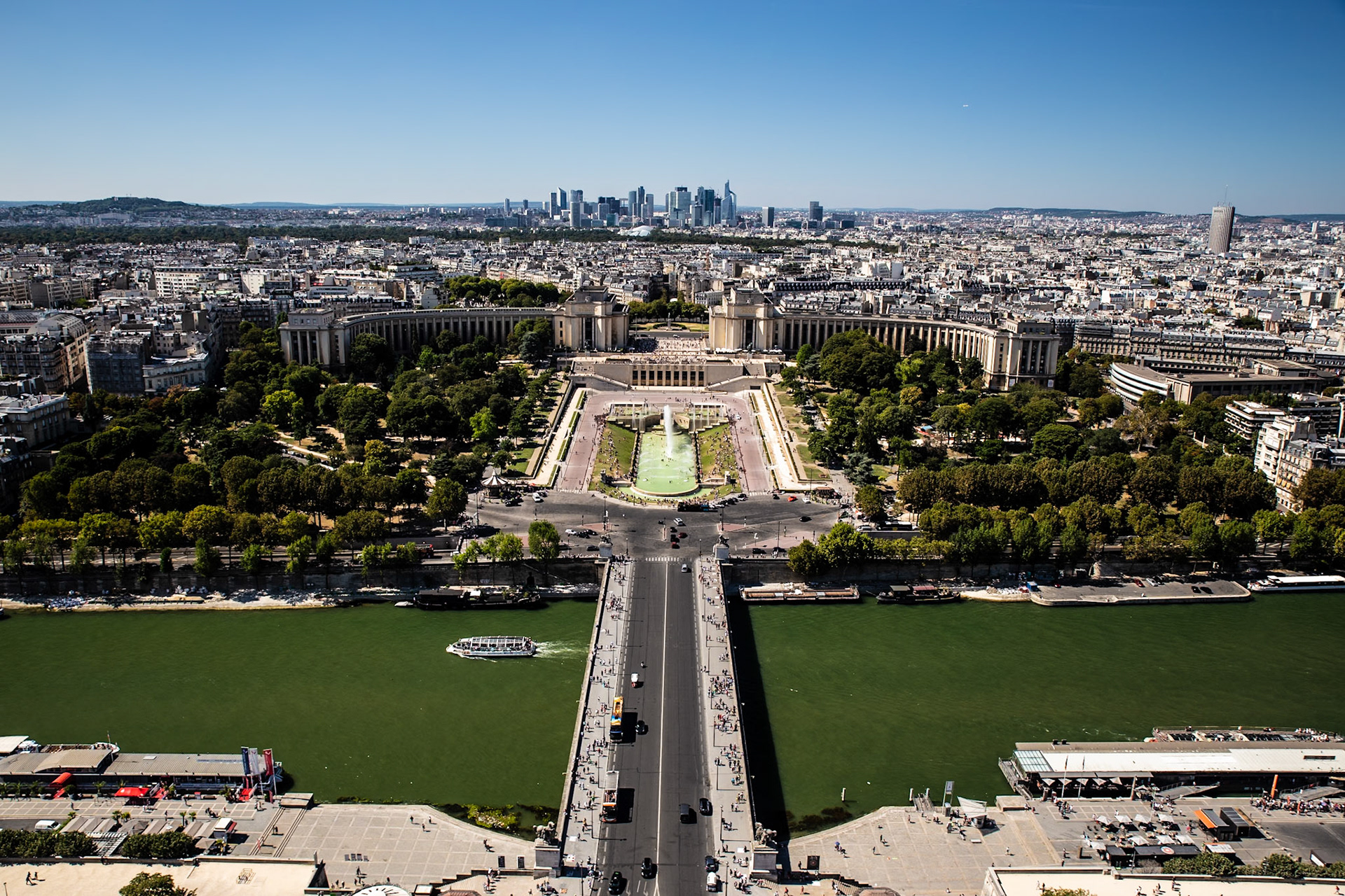 Trocadero & La Defense View