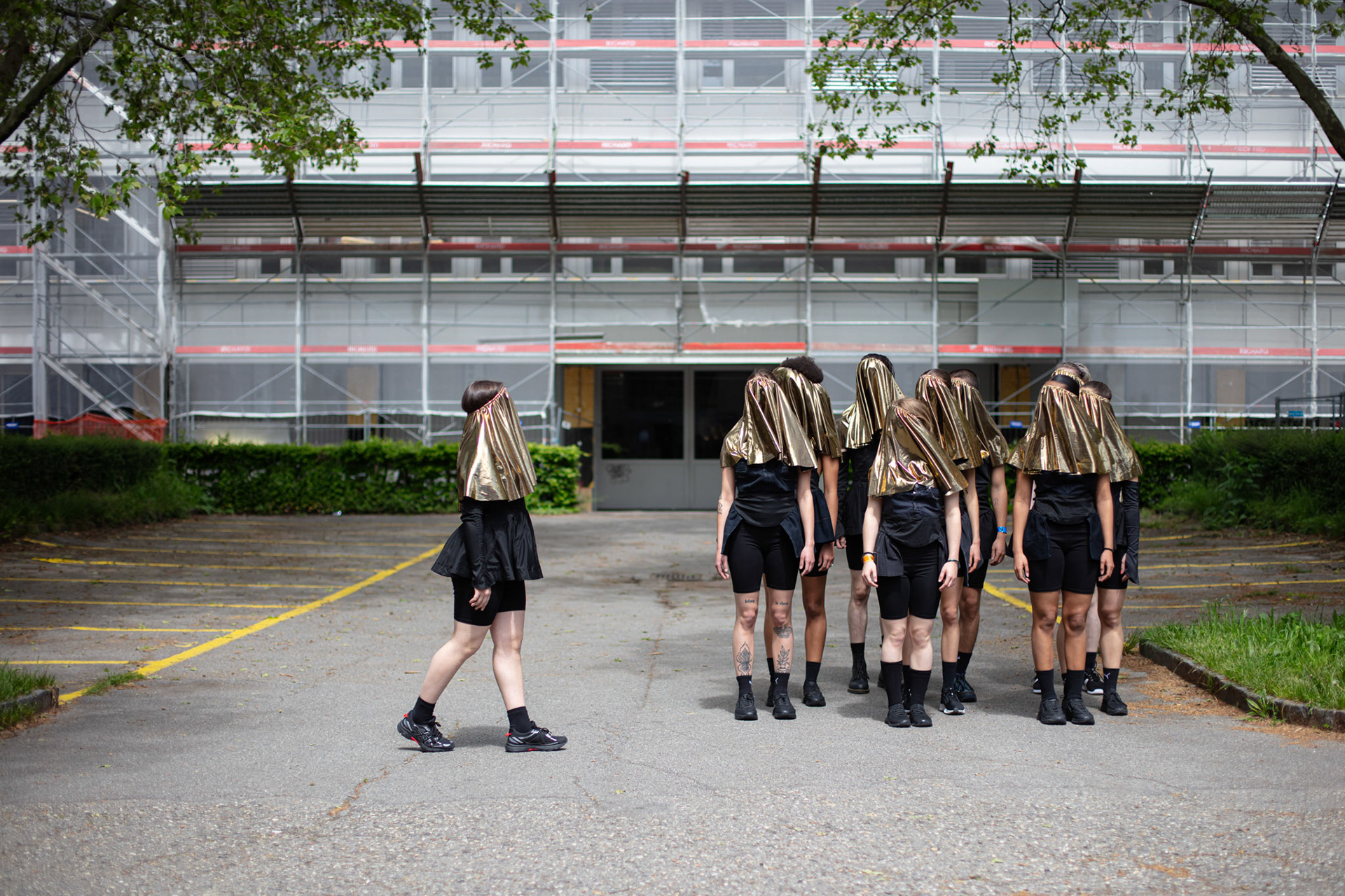 LA CLIQUE – CFC DANSE CONTEMPORAINE – Performance de Delgado Fuchs