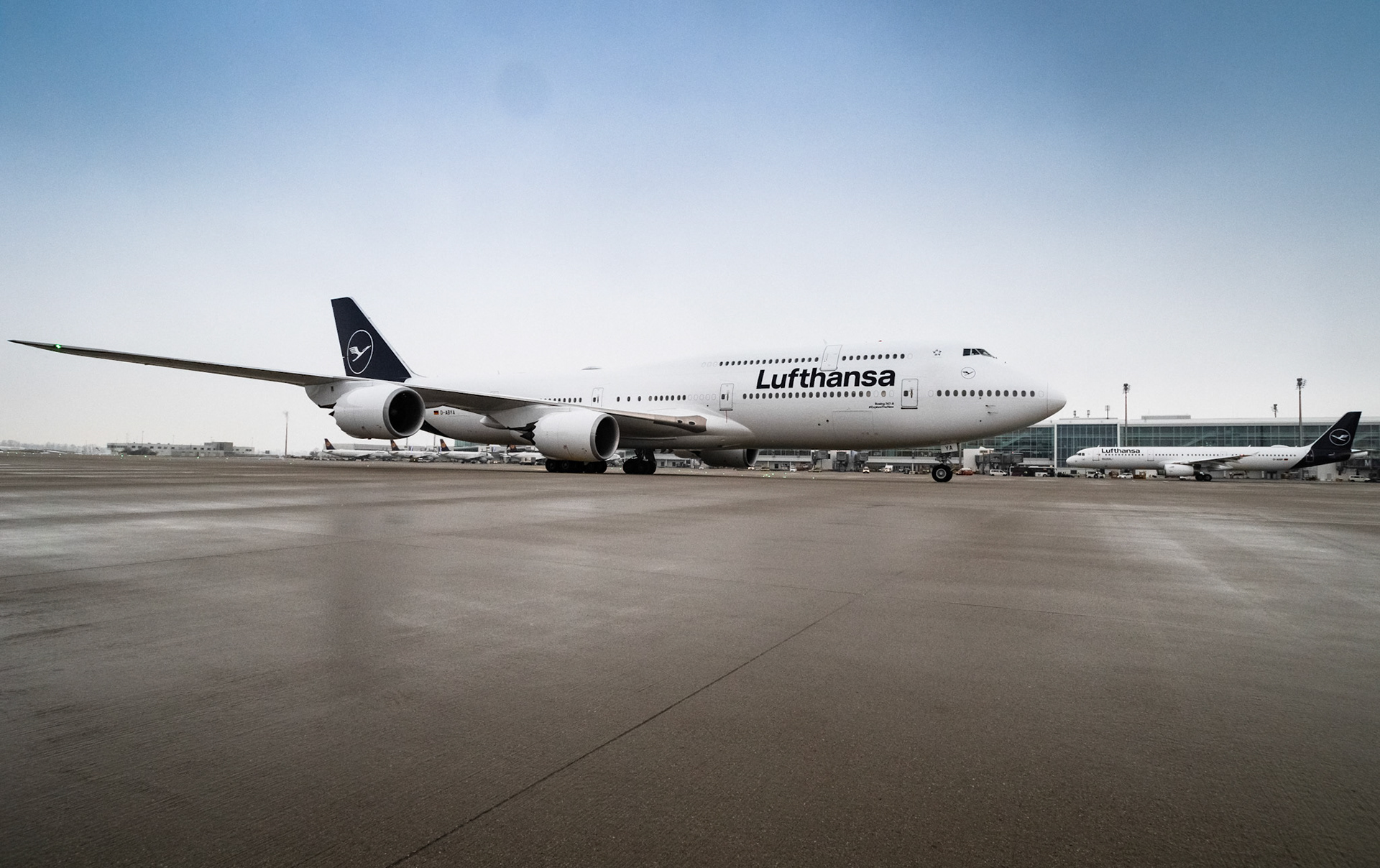 Lufthansa uncovers their new CI