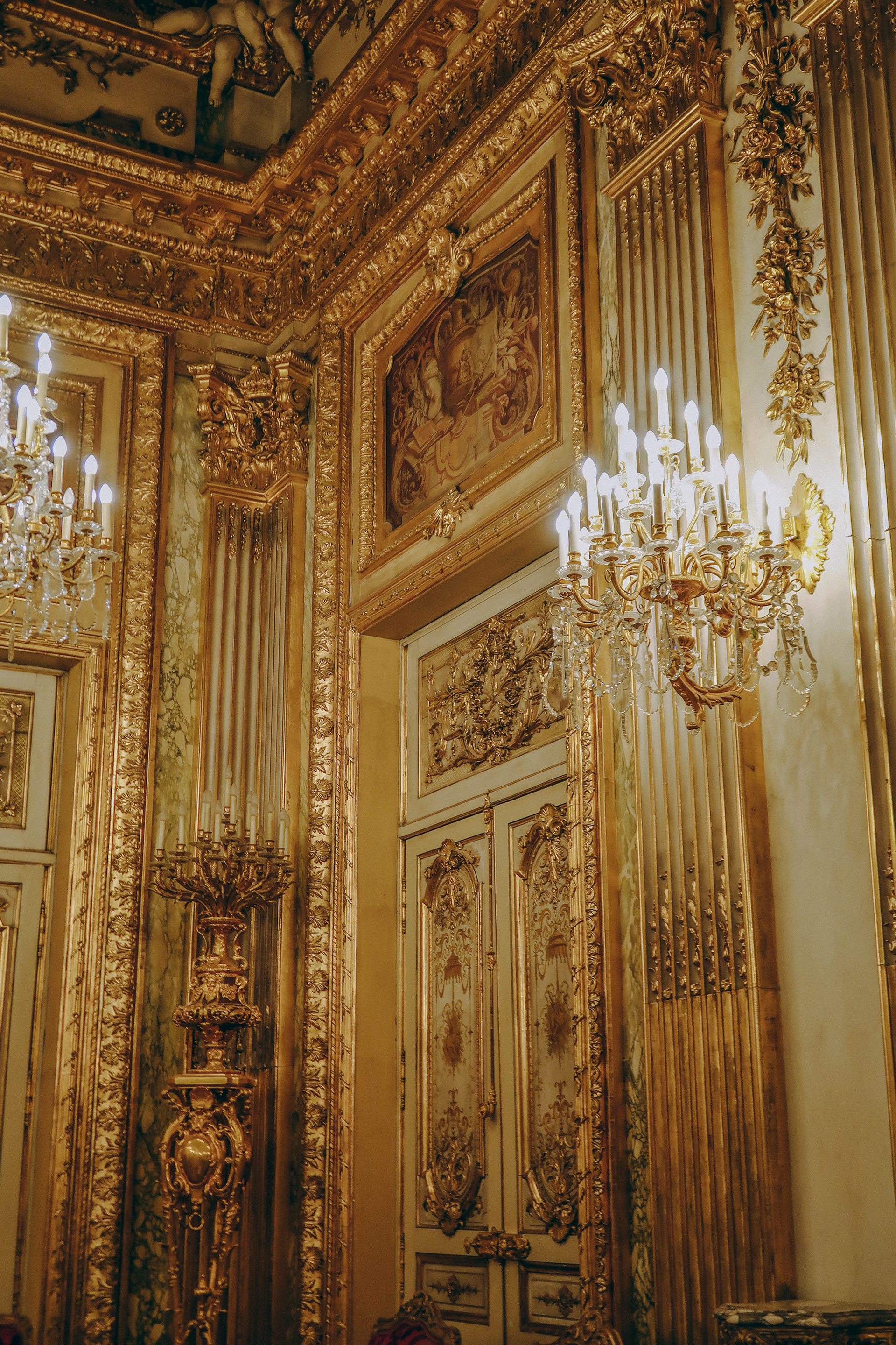 LOUVRE