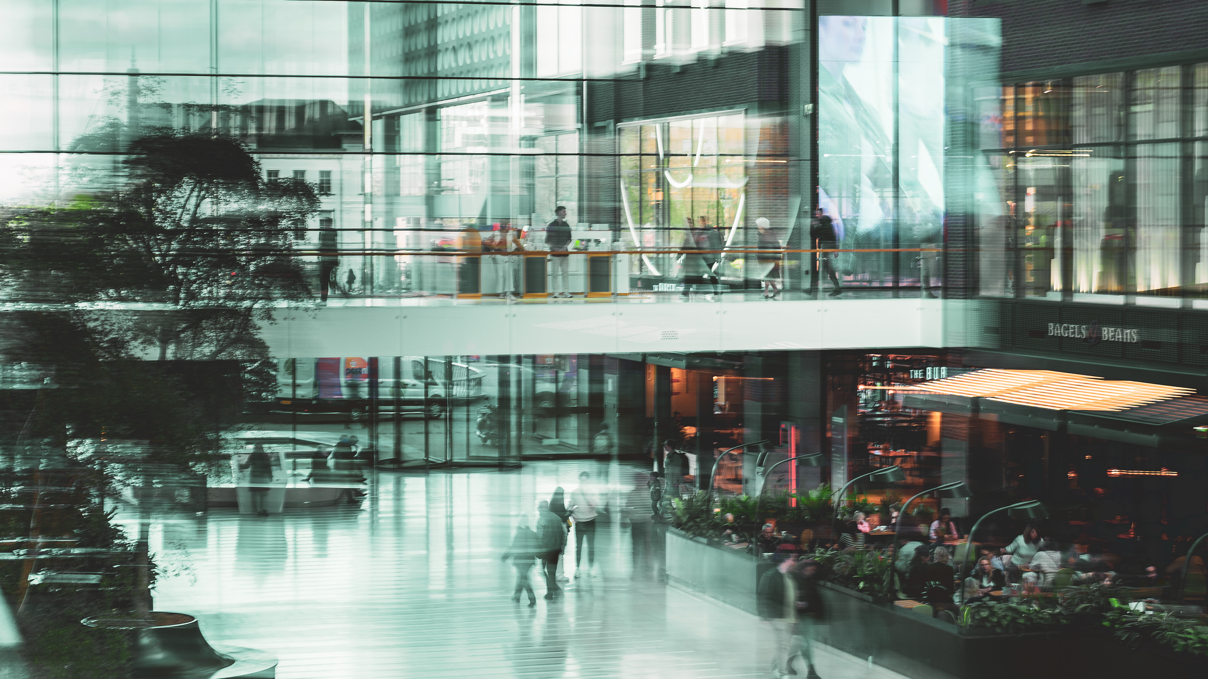 Islandereye – Vision in Utrecht Mall: Creative composition capturing urban dynamic and vibrant geometry.