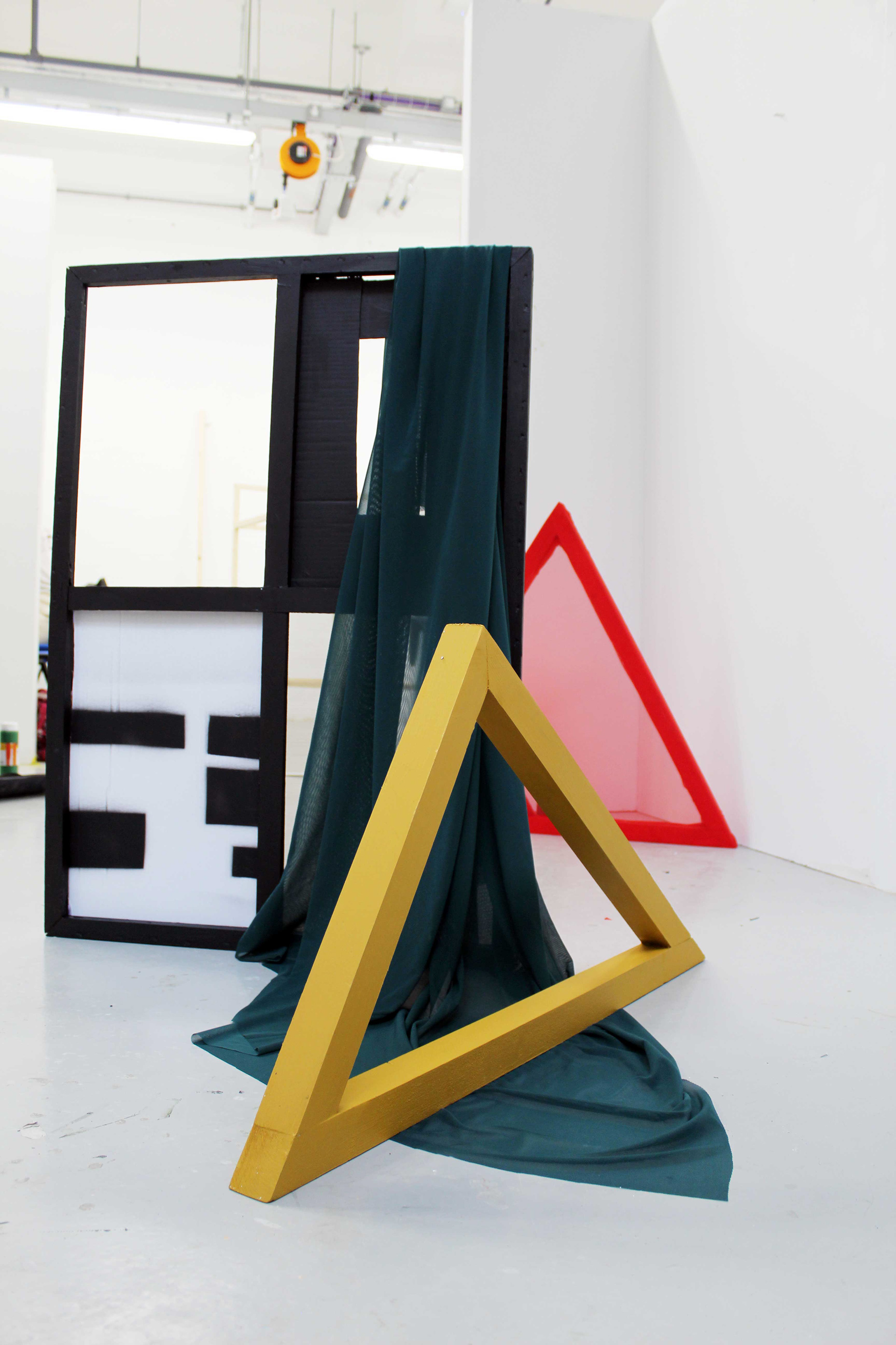 ‘’Dialogues with the digital’’ April Lannigan, 2020, the tallest frame is 1mx 1m Dialogues with the digital is a series of work I began around the beginning of the first UK lockdown. Our coevolution alongside new technologies appears ever expanding, particularly in a time of isolation. I became fascinated after reading a book by American Futurist Kevin Kelly-“12 Technological forces that will shape our future”. Studying at Art school, somehow this environment has disolved into a digital format. A studio based course placed under digital restrictions! I have been working through these ideas by producing a series of drawings, paintings and using three dimensional processes. @___april____