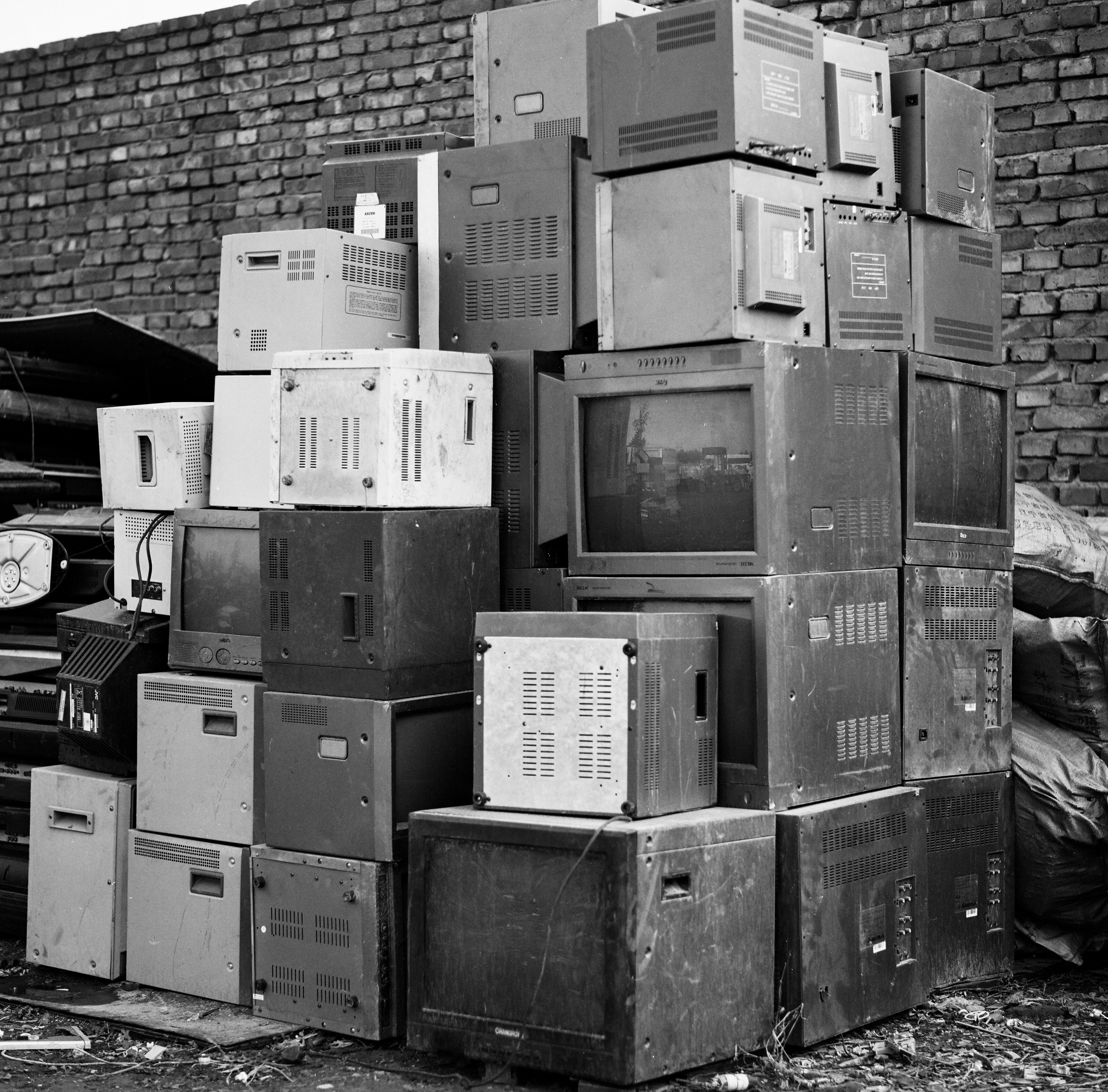  “The Garbage” Jenny Ping Lam Lin, Film photography, 2026 “In this series, the term "garbage," often belittled and misunderstood, serves as the central theme. It acts as a medium and metaphor for the upper-level suppression experienced during growth, encompassing oppression from parents, educational institutions, industry power, and societal values. In the educational culture of China, being labeled as garbage can render all efforts worthless. Many Asian students, under intense mental pressure from an early age, go to extreme lengths to prove their worth. The focus on electronic waste in landfills highlights how the orderly arrangement of discarded screens and machines resembles a graduation photo. Just as graduates face uncertainties and challenges after their studies, these discarded items wait to be discovered or recognized for their value. The confusion and pessimism about the future reflect the societal labeling that young people endure today.” @Jason_liiin 