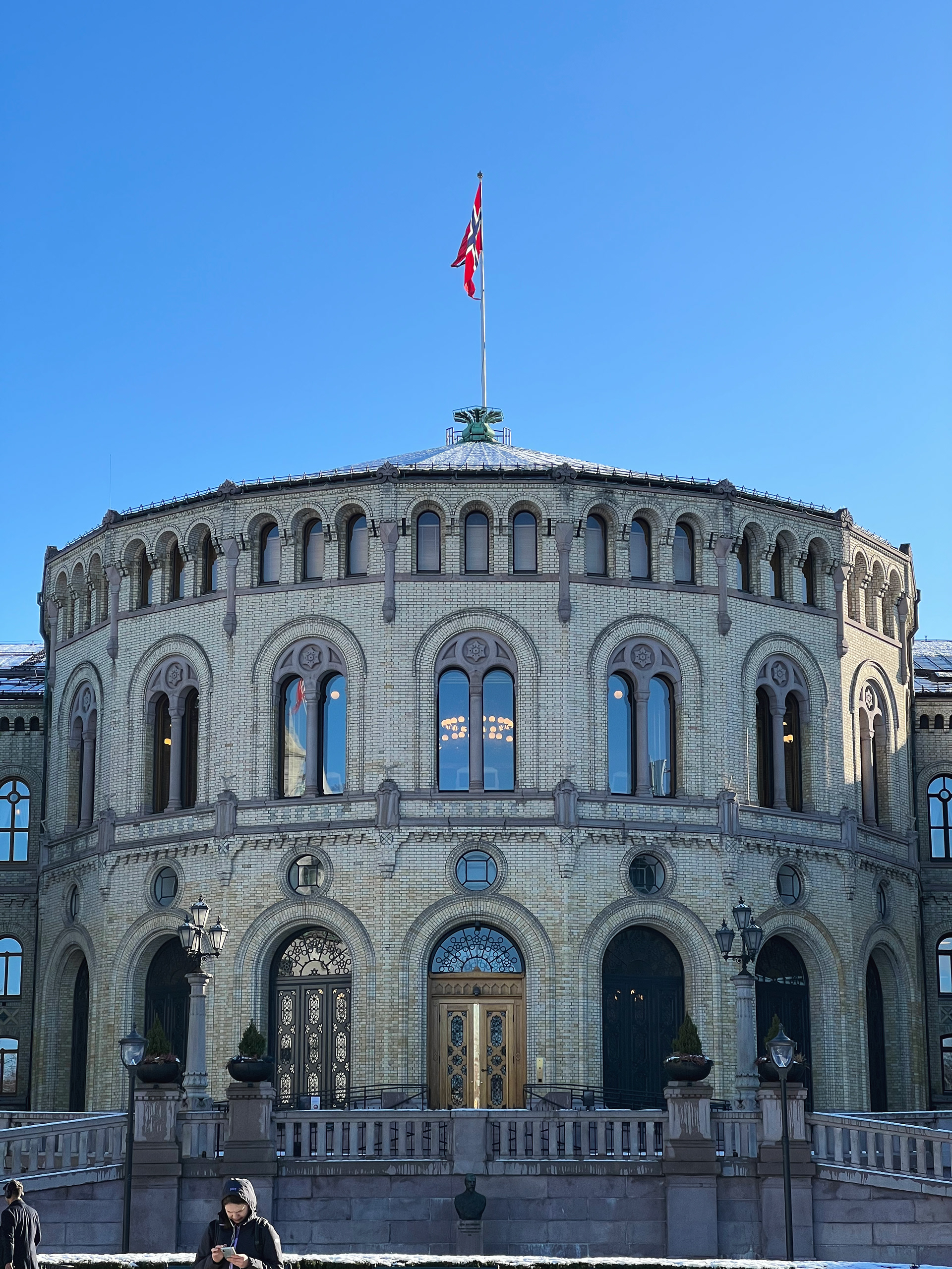 Storting building