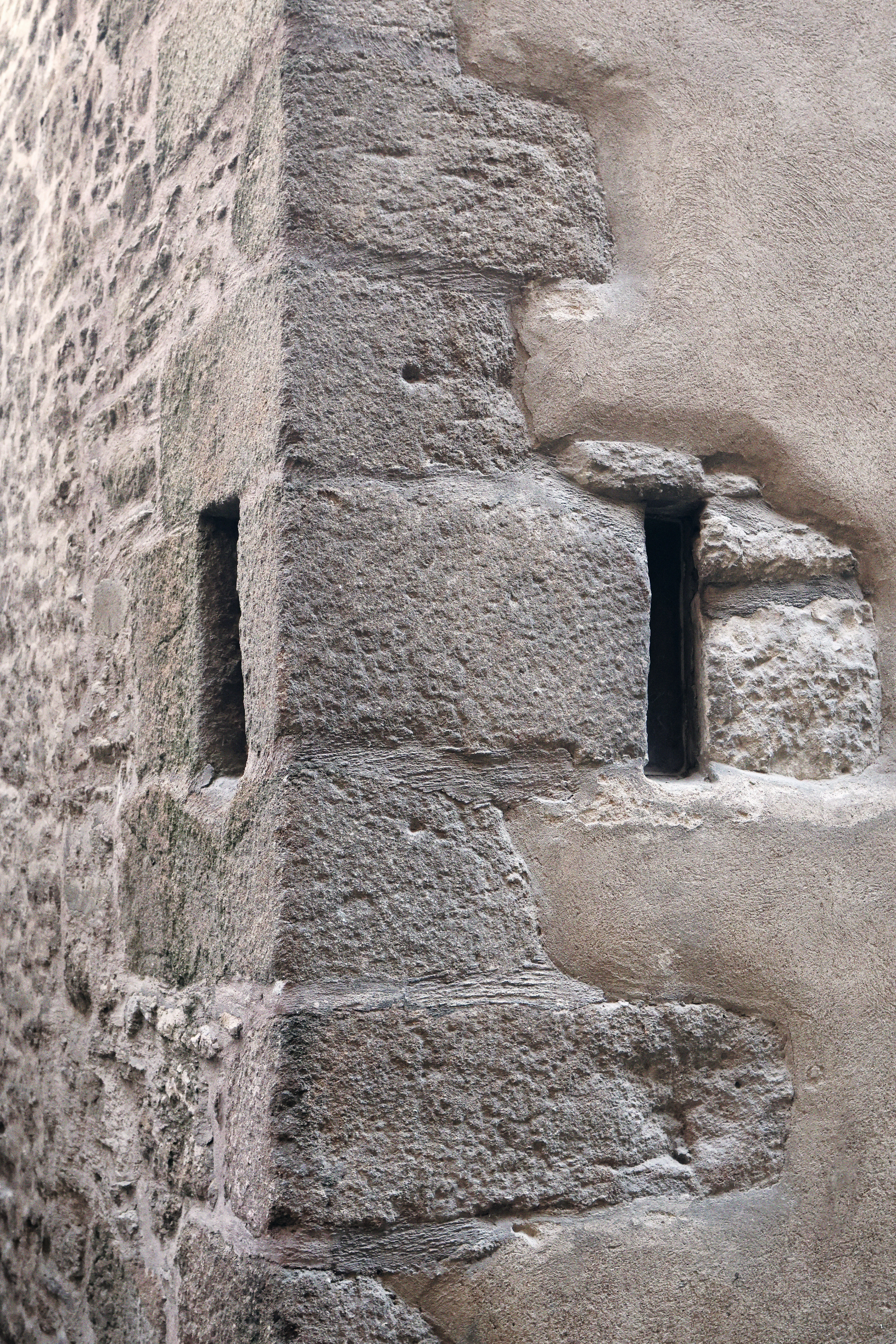 Chaîne d'angle et ouvertures